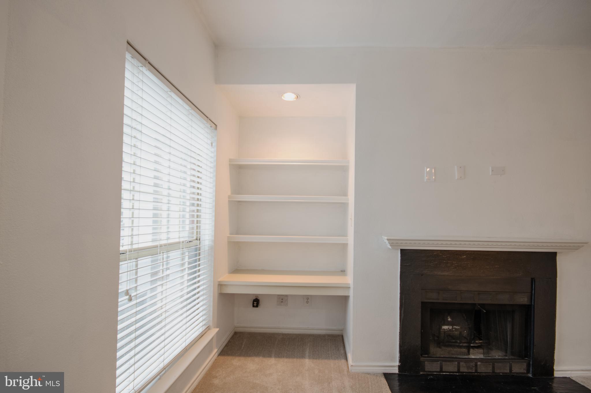 PENDERBROOK SQUARE CONDOMINIUMS - Residential Lease