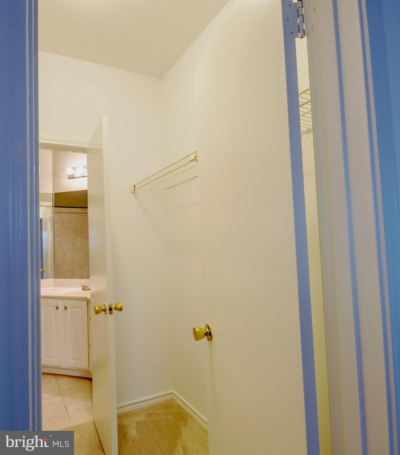 PENDERBROOK SQUARE CONDOMINIUMS - Residential Lease