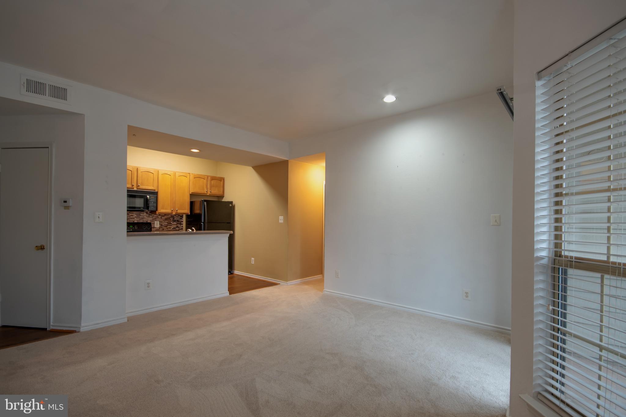 PENDERBROOK SQUARE CONDOMINIUMS - Residential Lease