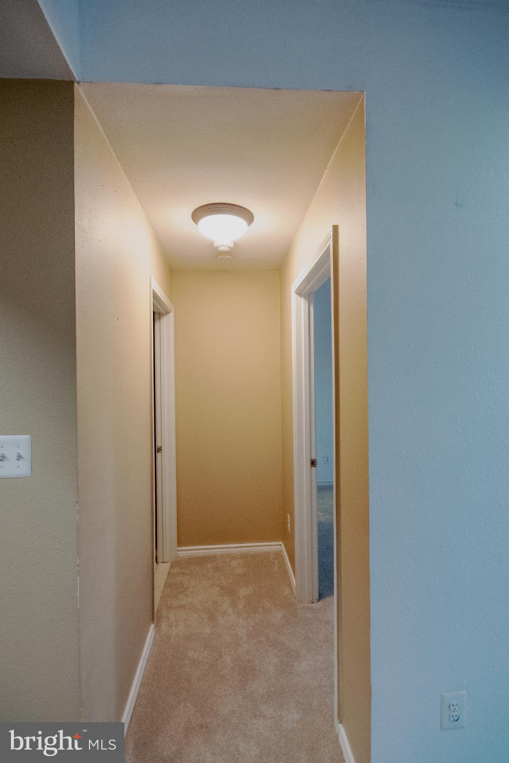 PENDERBROOK SQUARE CONDOMINIUMS - Residential Lease