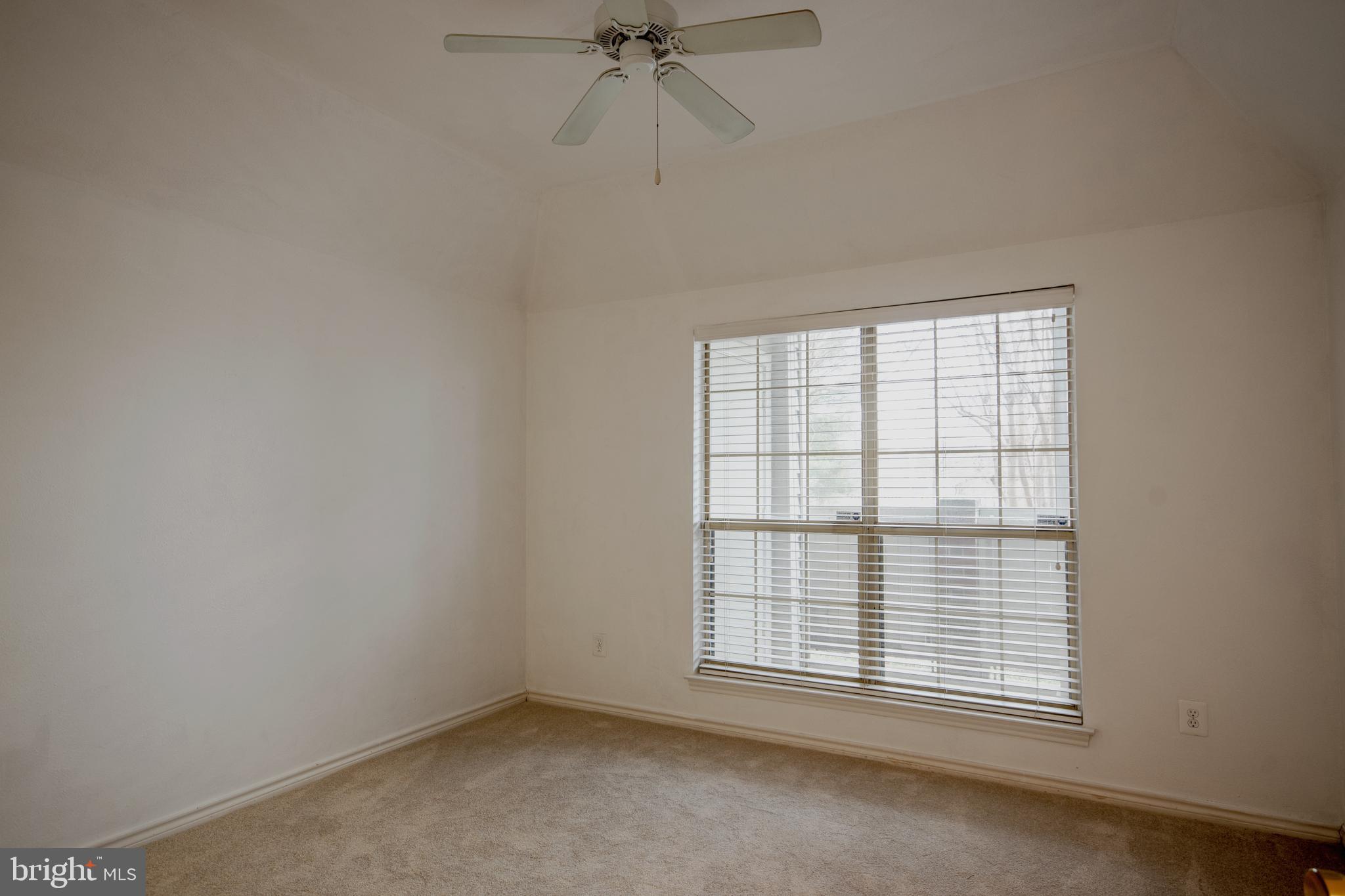 PENDERBROOK SQUARE CONDOMINIUMS - Residential Lease