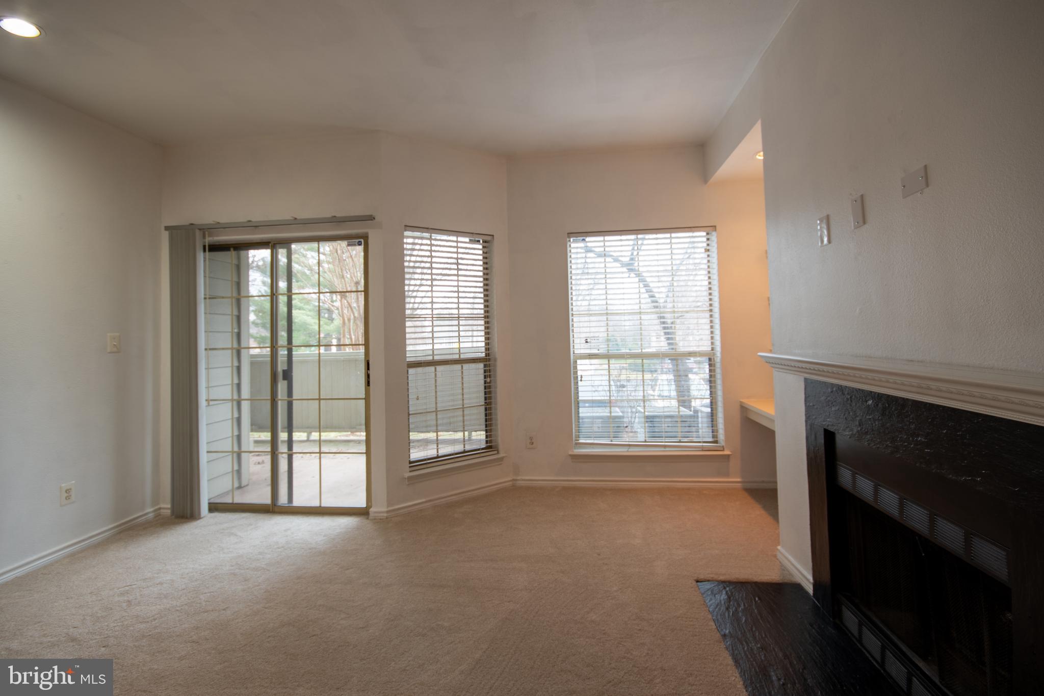 PENDERBROOK SQUARE CONDOMINIUMS - Residential Lease