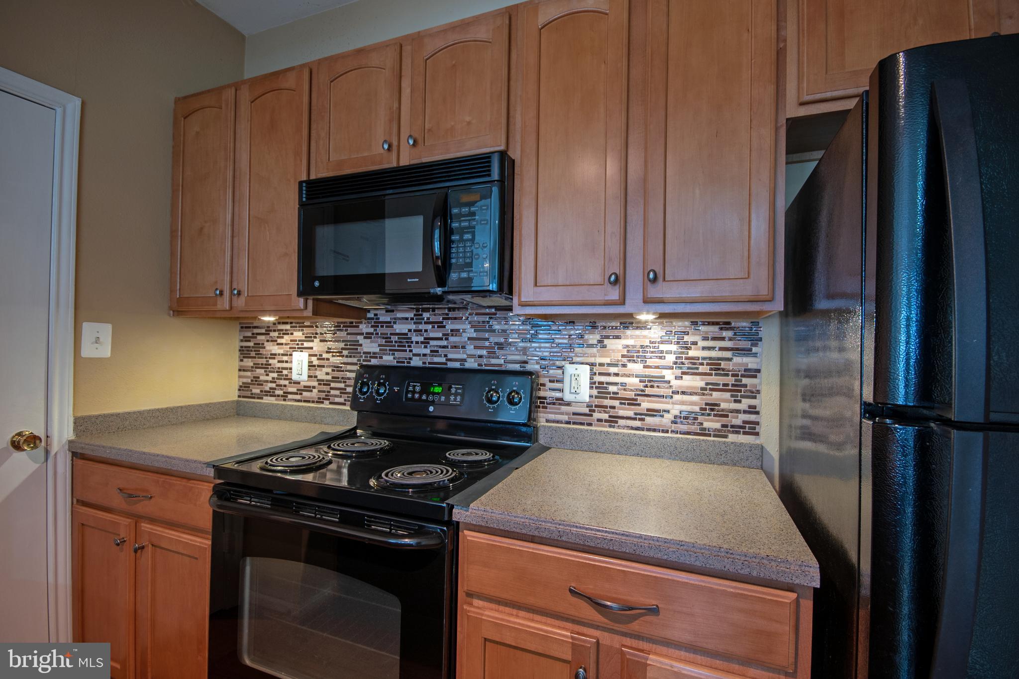 PENDERBROOK SQUARE CONDOMINIUMS - Residential Lease