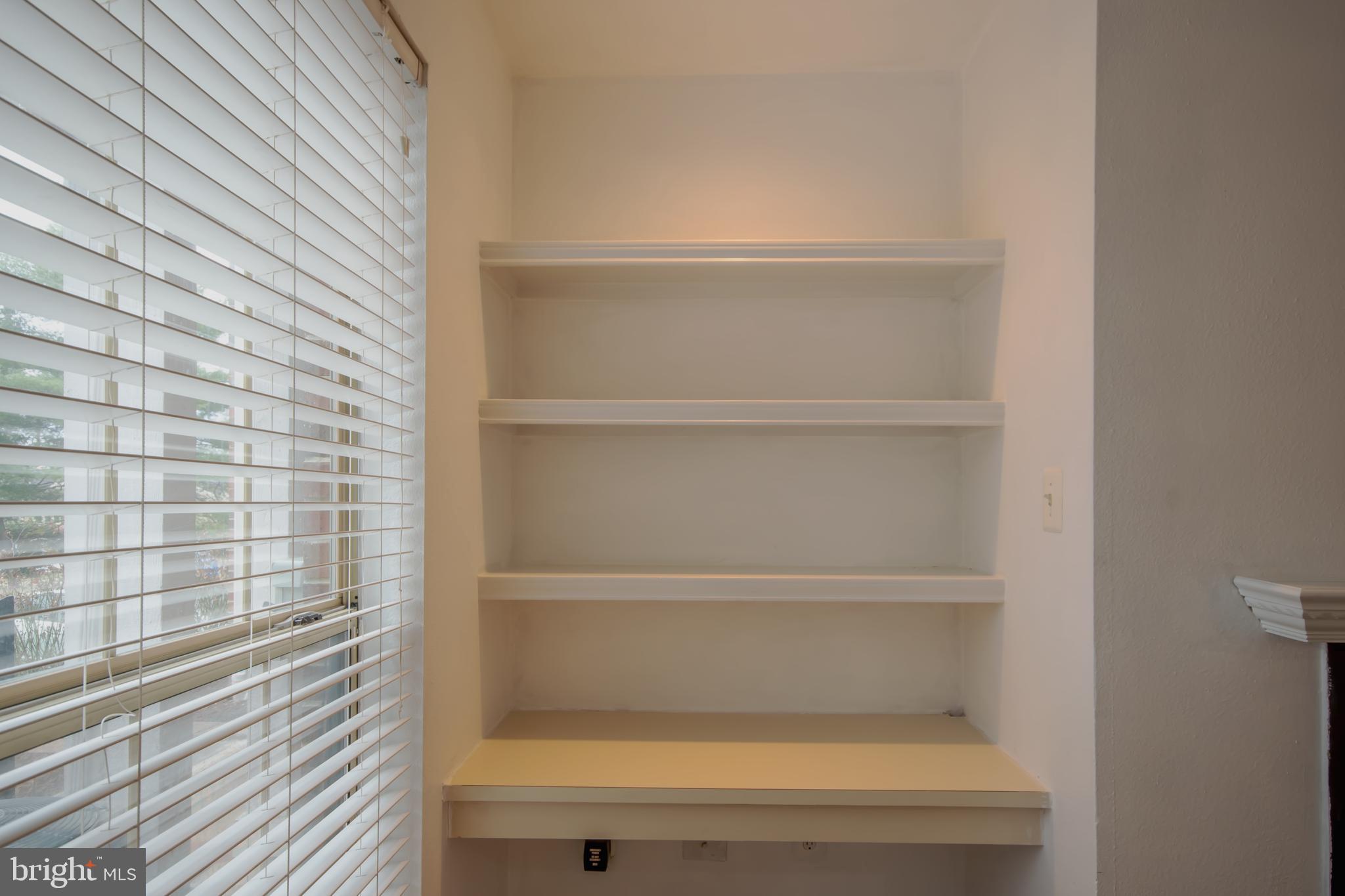 PENDERBROOK SQUARE CONDOMINIUMS - Residential Lease