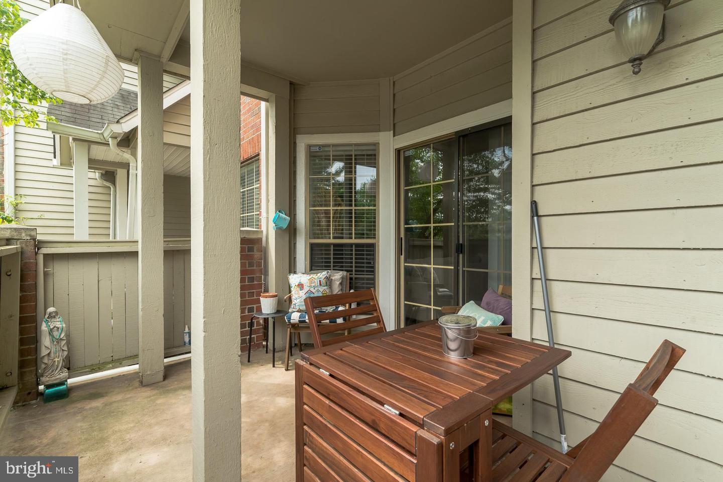 PENDERBROOK SQUARE CONDOMINIUMS - Residential Lease