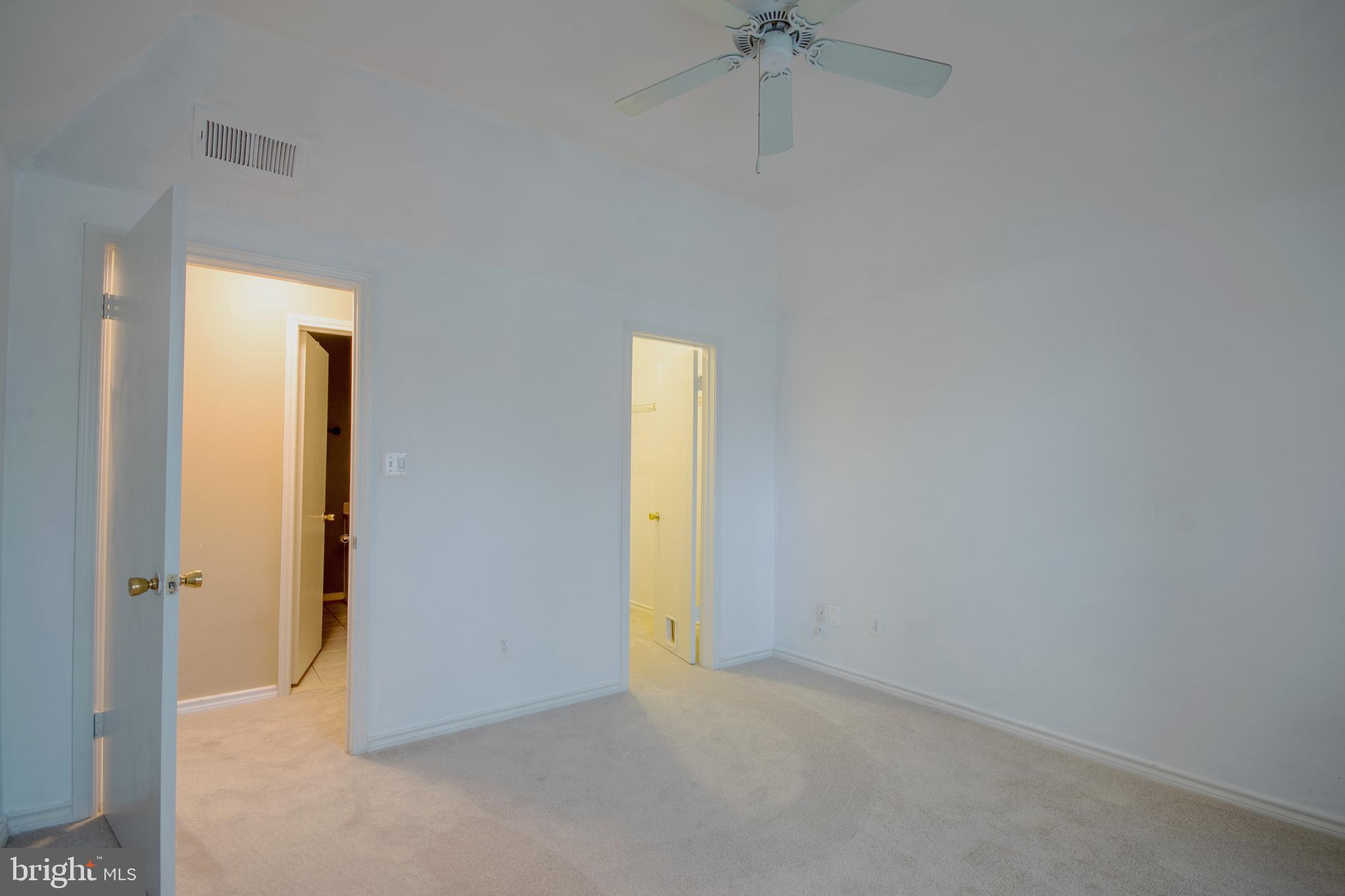 PENDERBROOK SQUARE CONDOMINIUMS - Residential Lease