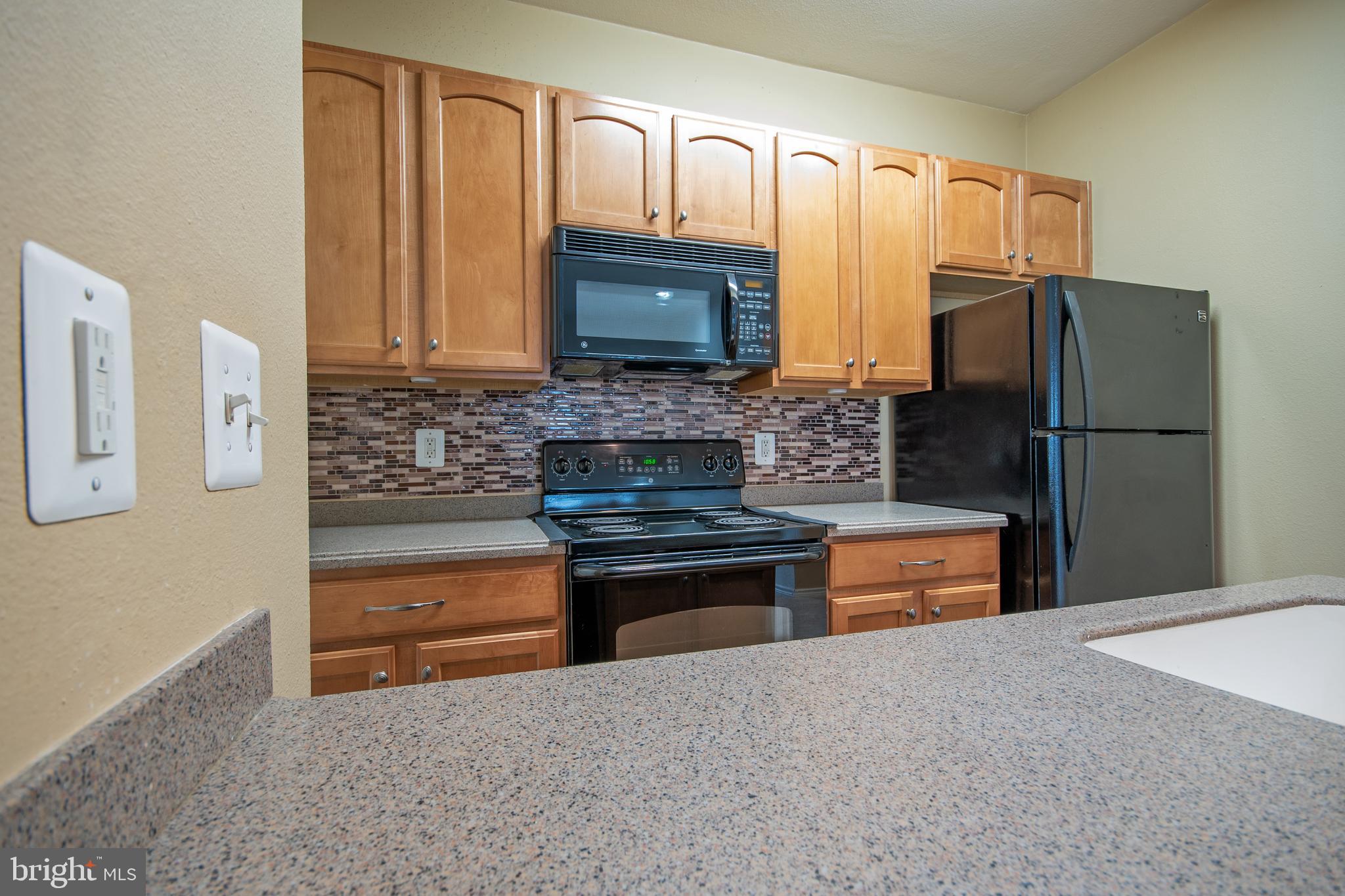 PENDERBROOK SQUARE CONDOMINIUMS - Residential Lease