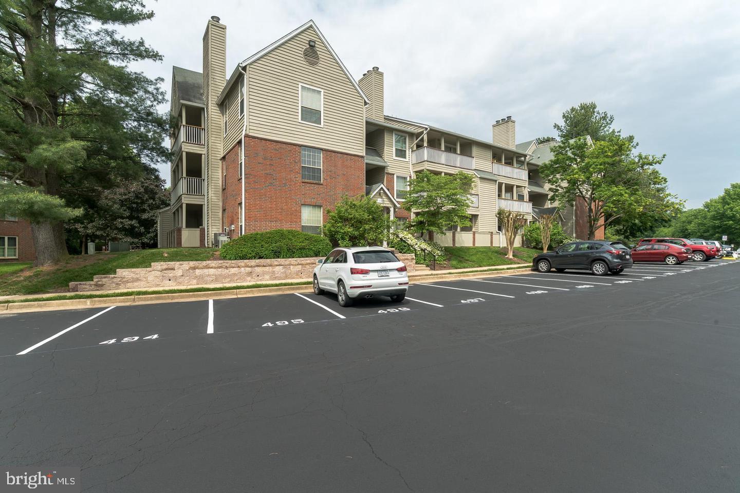 PENDERBROOK SQUARE CONDOMINIUMS - Residential Lease