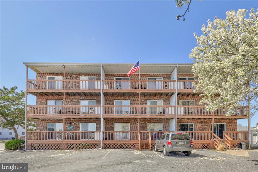 Sweet 2 bedroom 2 bath bayside condo with Ocean Views from your oversized Balcony! 
Small 9 unit building with Private Pool. Open floor plan with spacious bedrooms. Owners suite with private bathroom. Fully furnished and turn key! Newer hot water heater and washer/dryer. New windows and slider doors just installed!! Enjoy the peace and quiet of North OC!