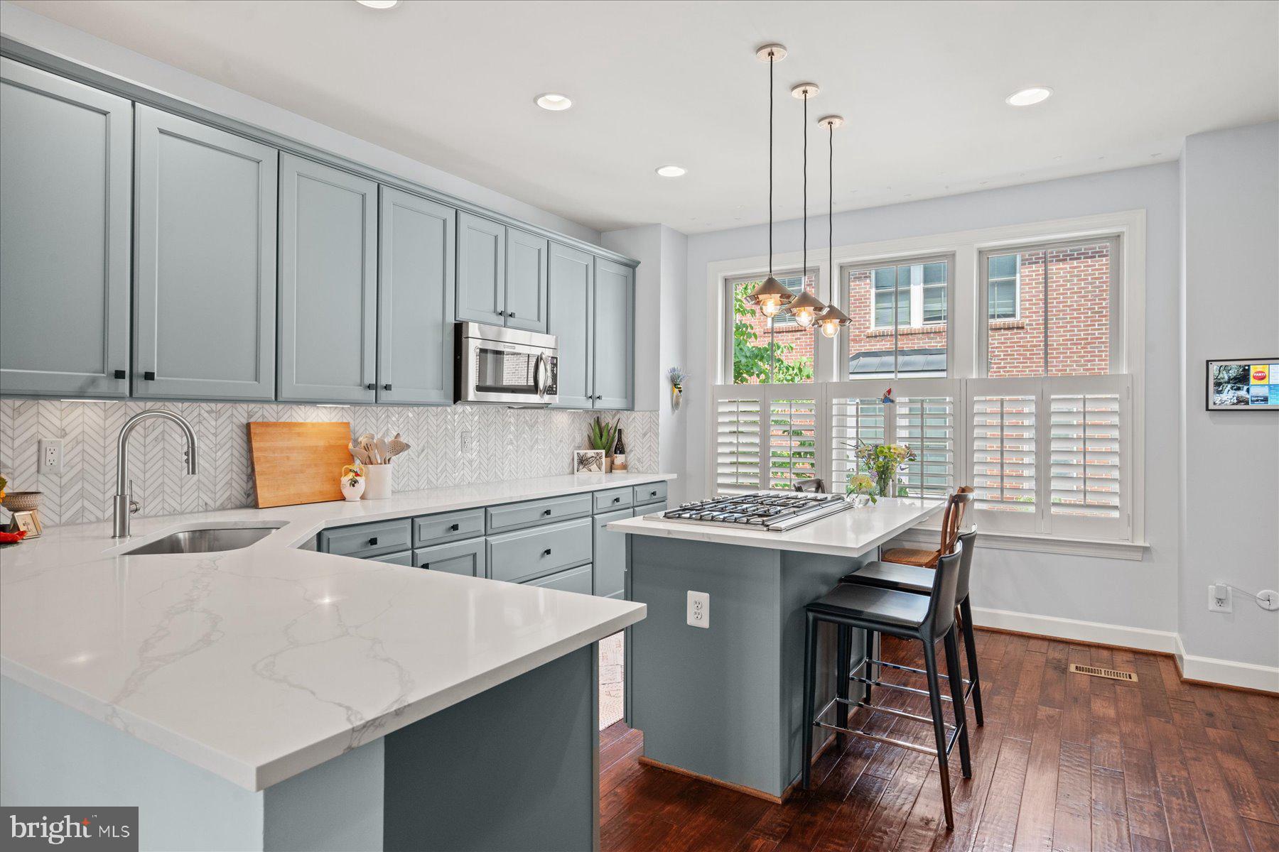 SHIRLINGTON CREST - Residential
