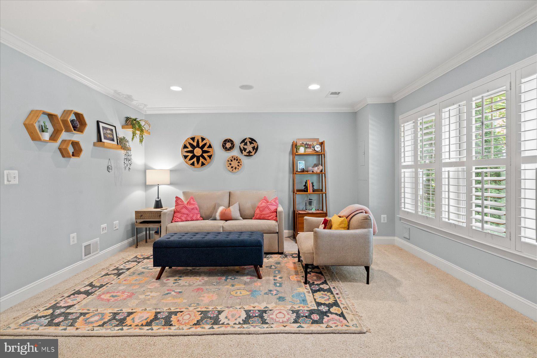 SHIRLINGTON CREST - Residential