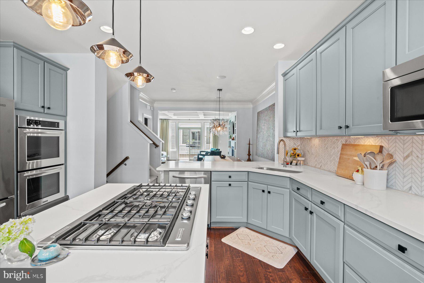 SHIRLINGTON CREST - Residential