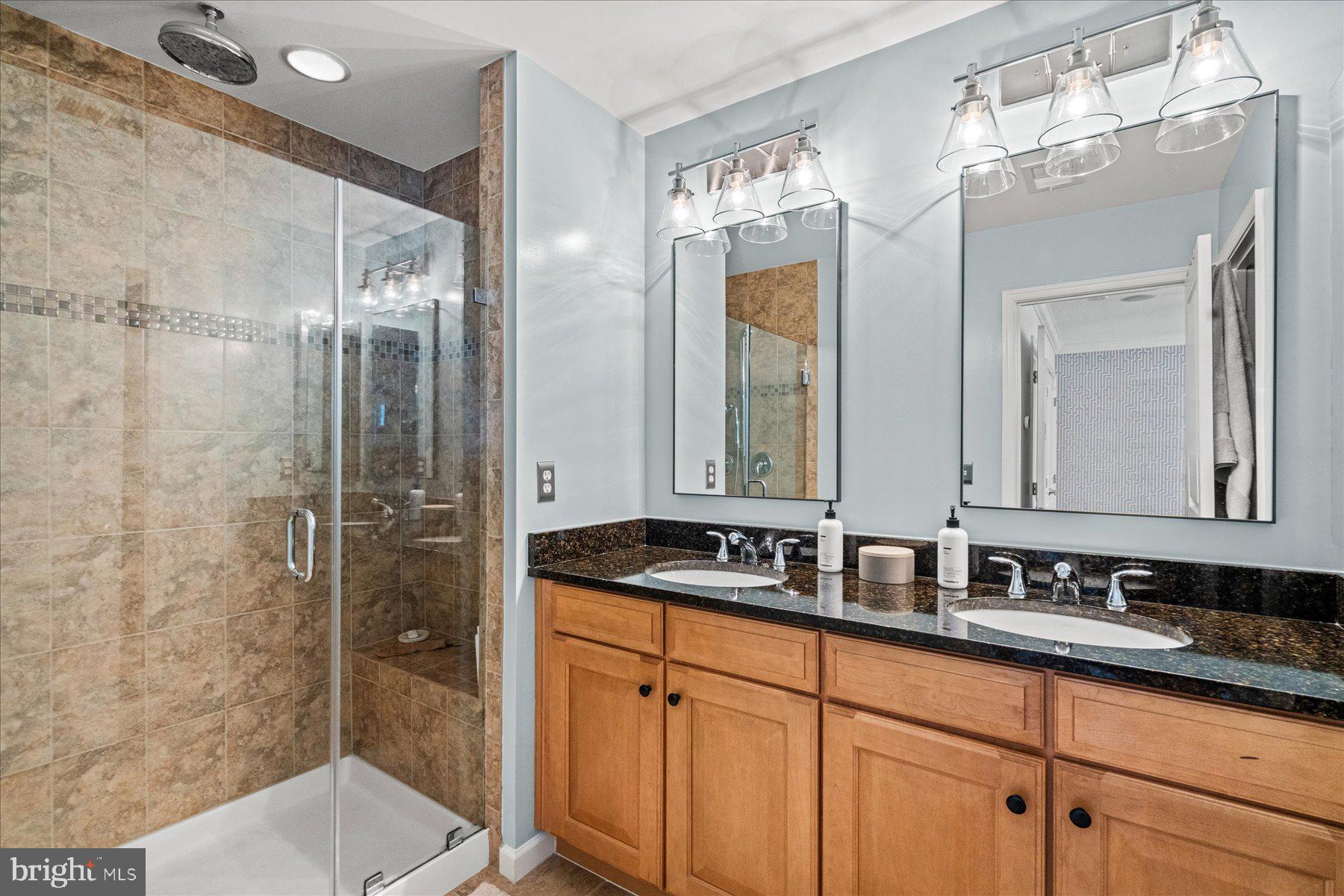 SHIRLINGTON CREST - Residential