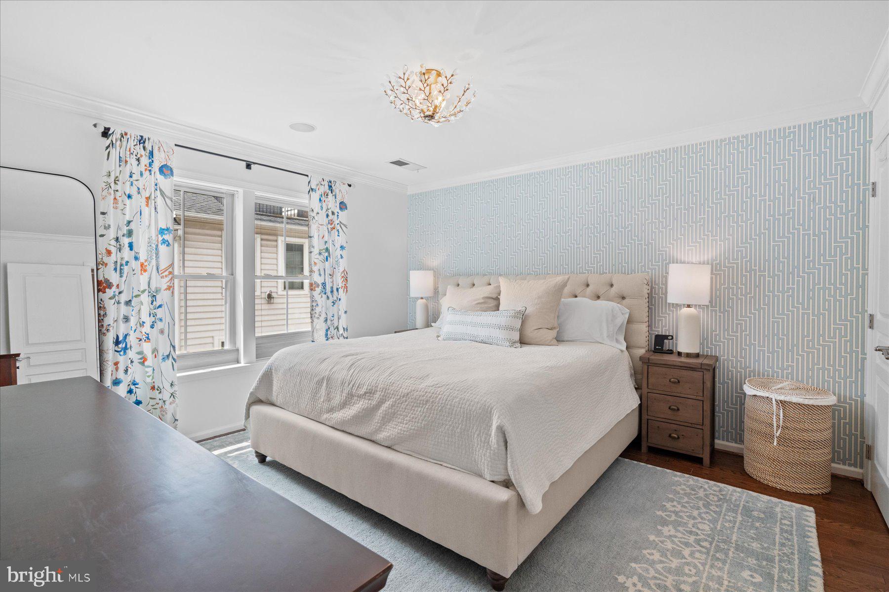 SHIRLINGTON CREST - Residential