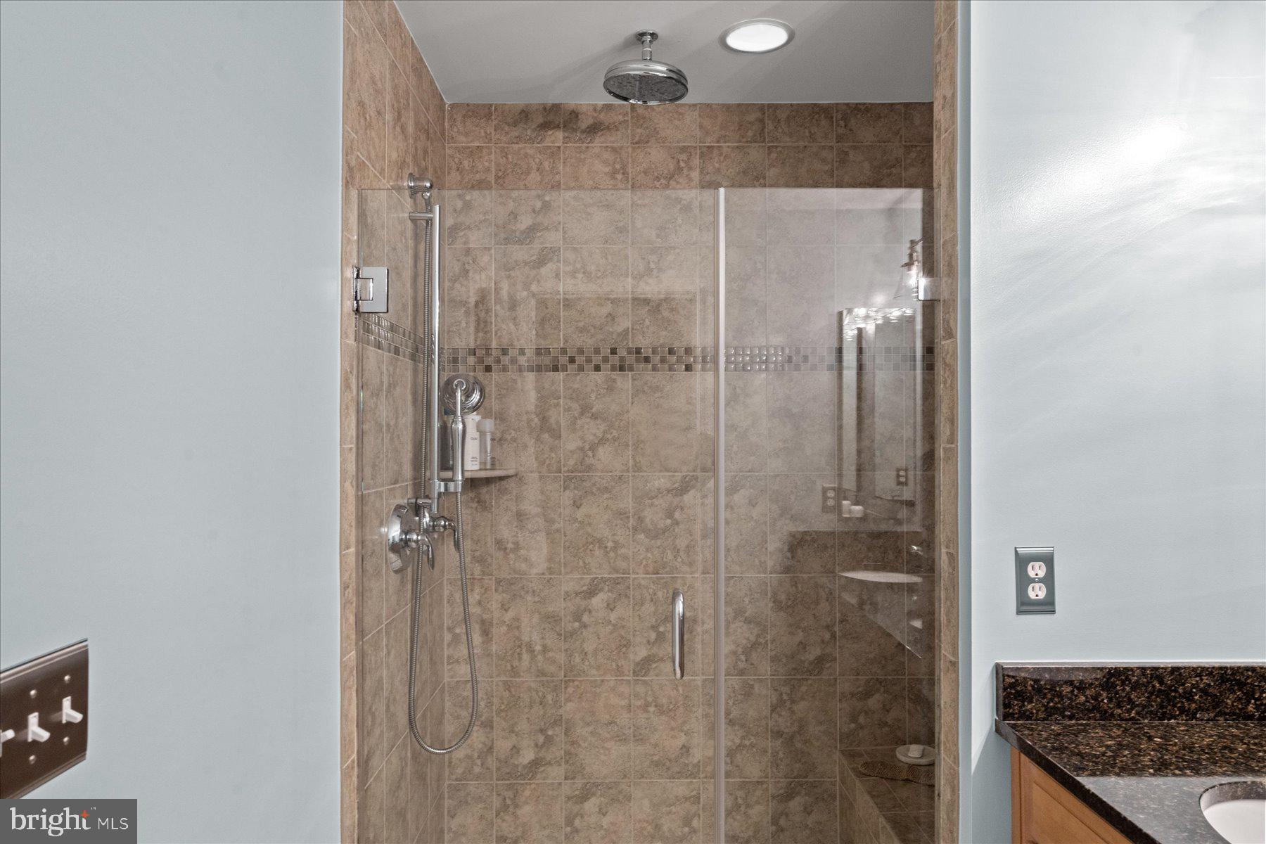 SHIRLINGTON CREST - Residential