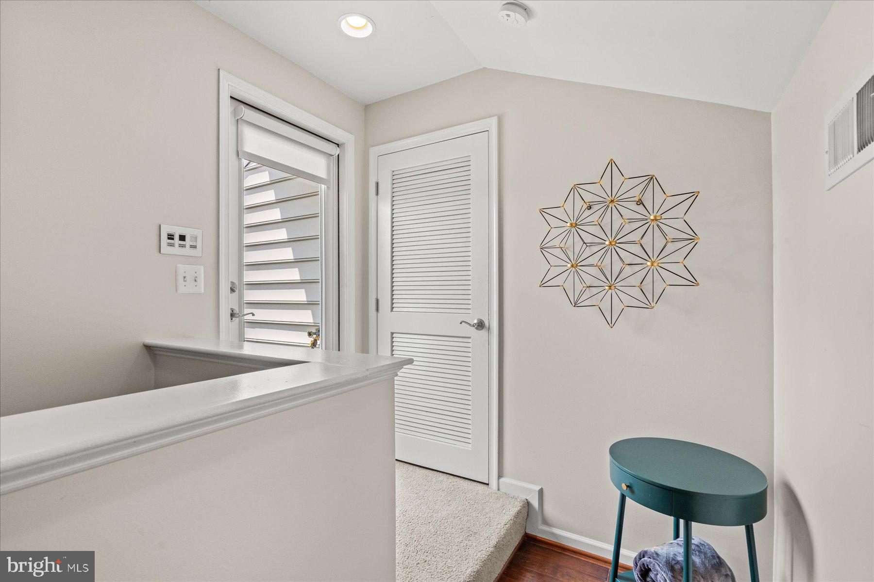 SHIRLINGTON CREST - Residential