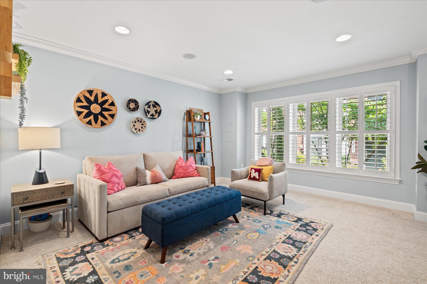 SHIRLINGTON CREST - Residential