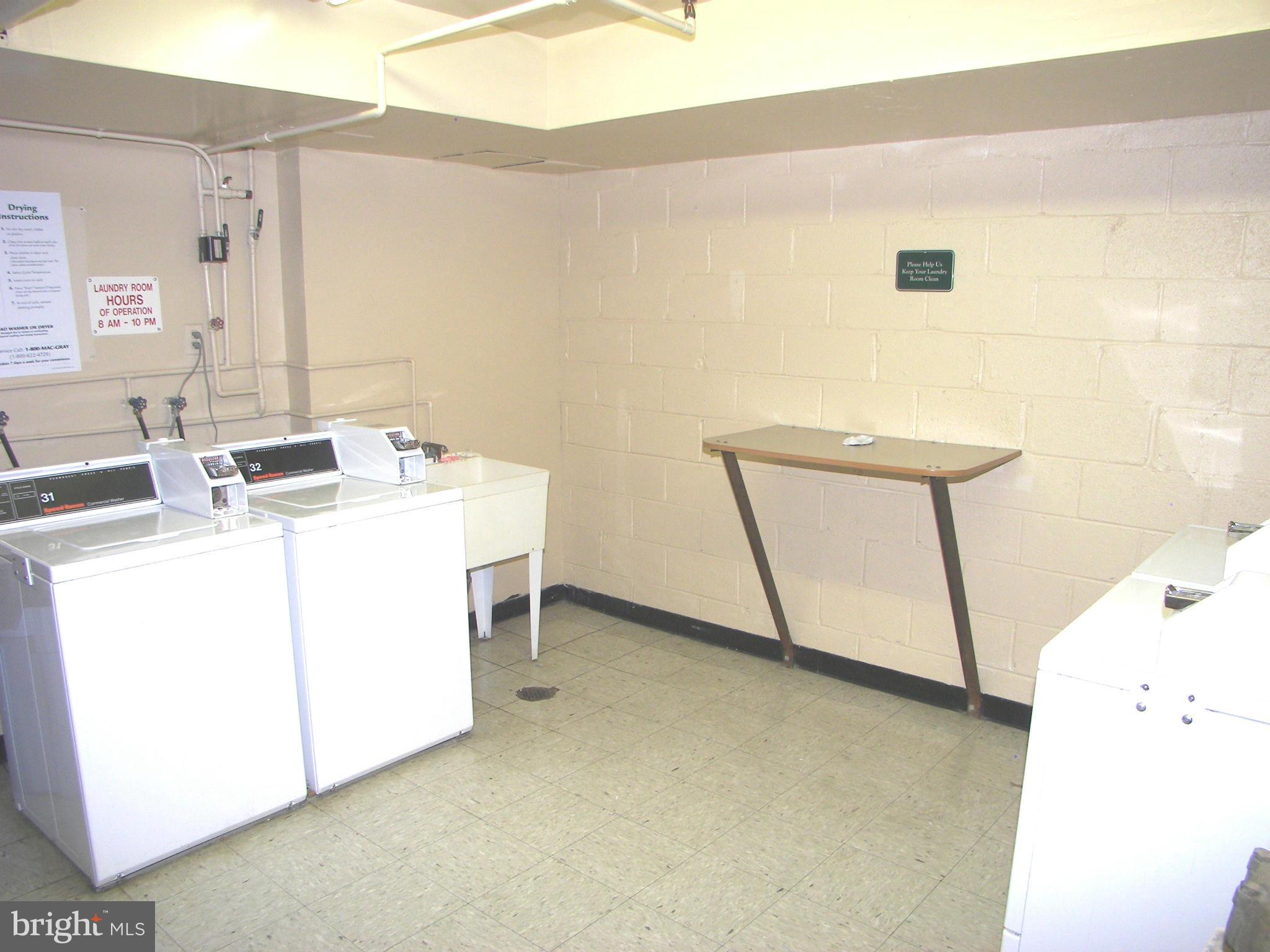 CANTERBURY SQUARE - Residential Lease