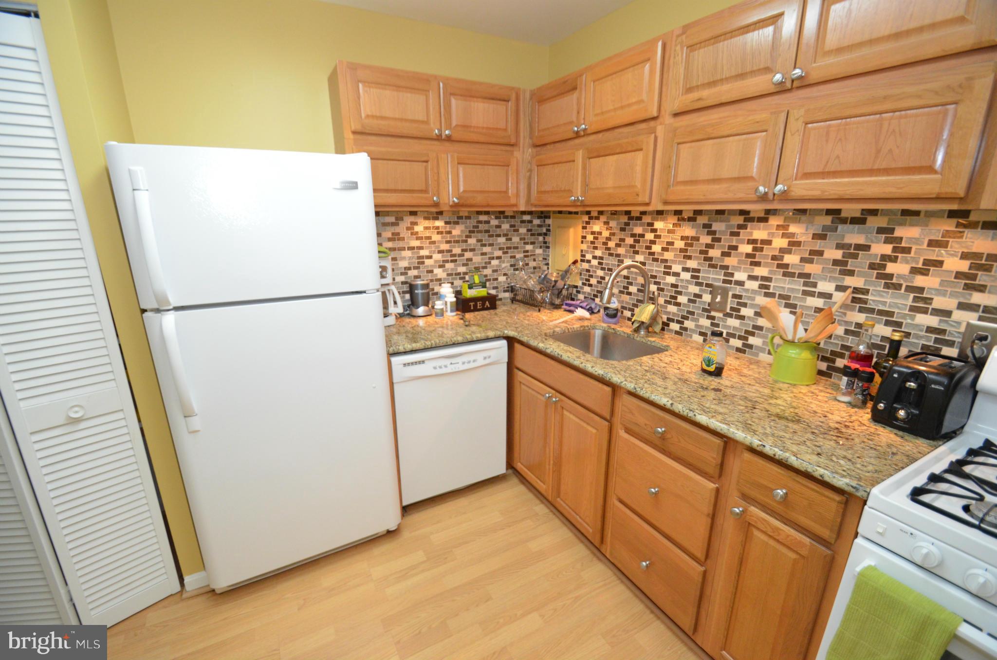 CANTERBURY SQUARE - Residential Lease