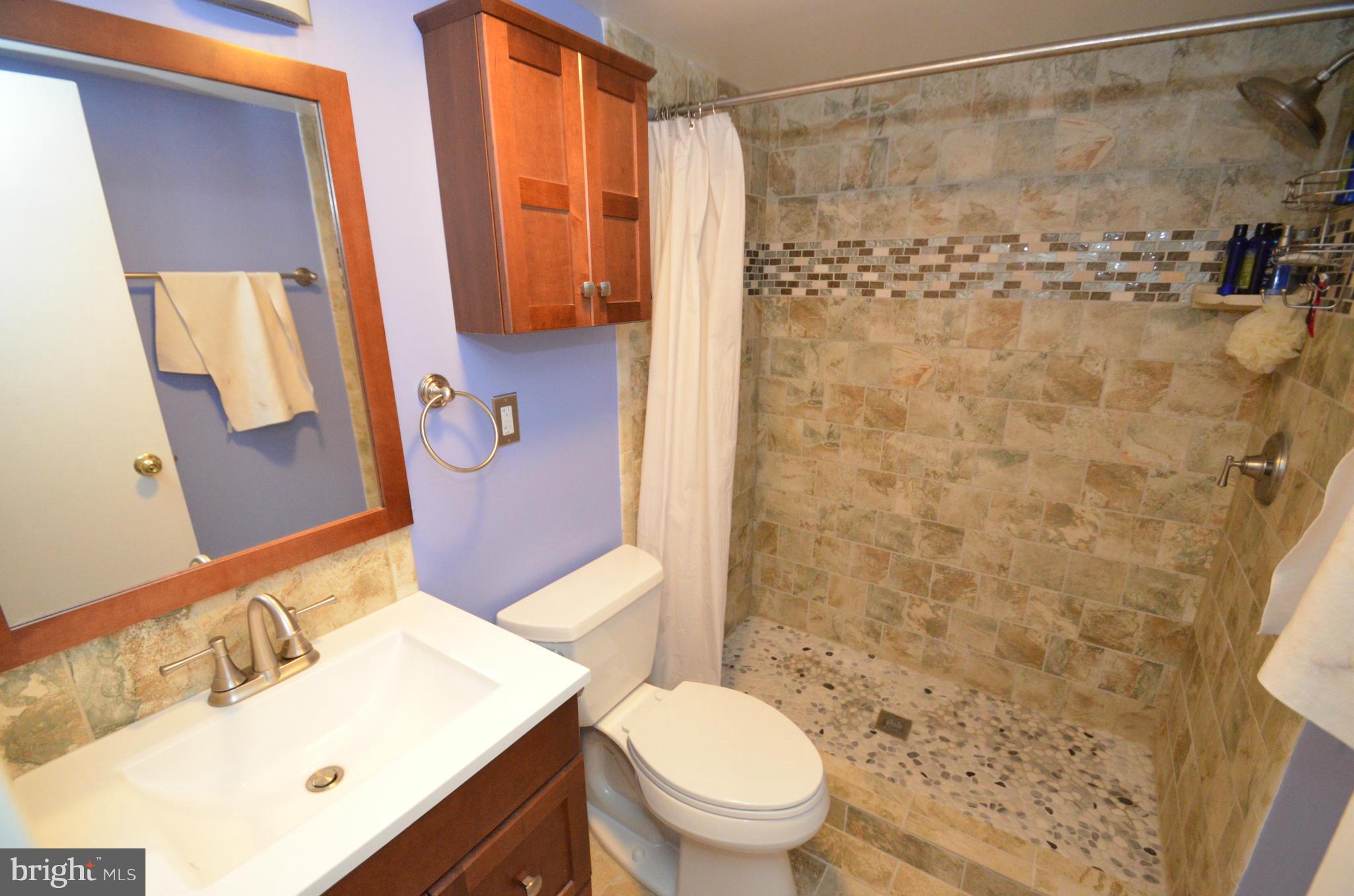 CANTERBURY SQUARE - Residential Lease