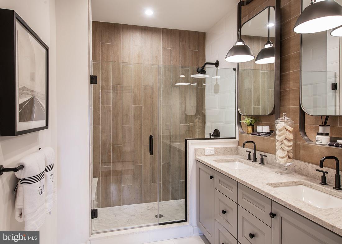 REGENCY AT CREEKSIDE MEADOWS - Residential