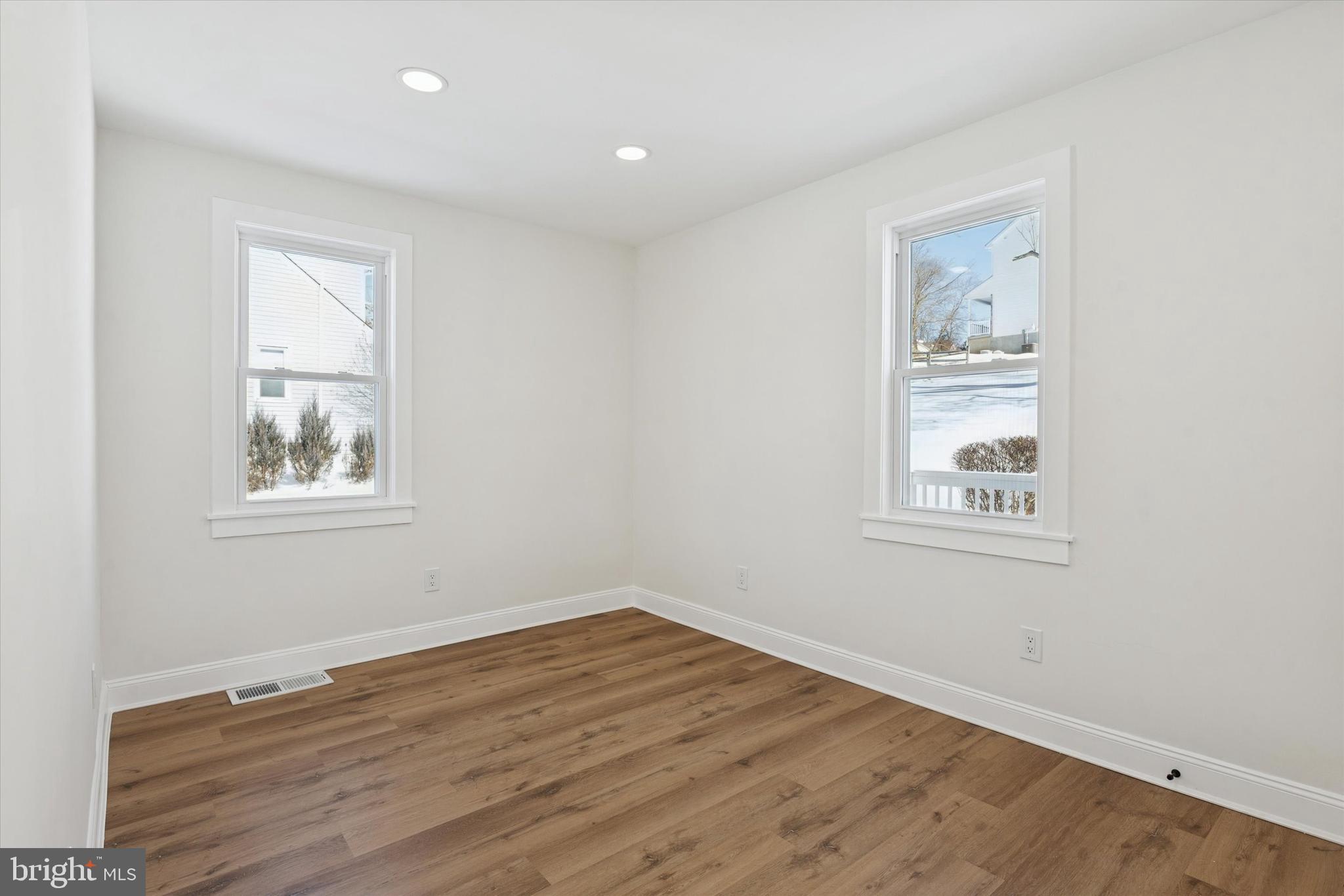 ROCKDALE - Residential