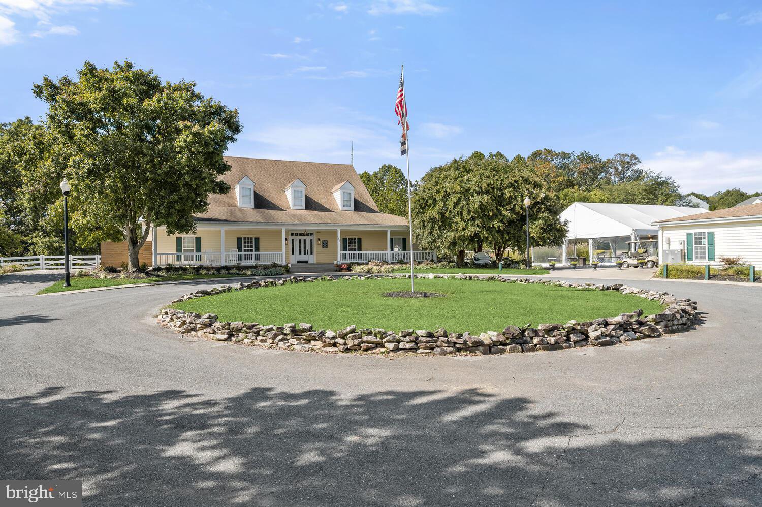 RIVER DOWNS - Residential