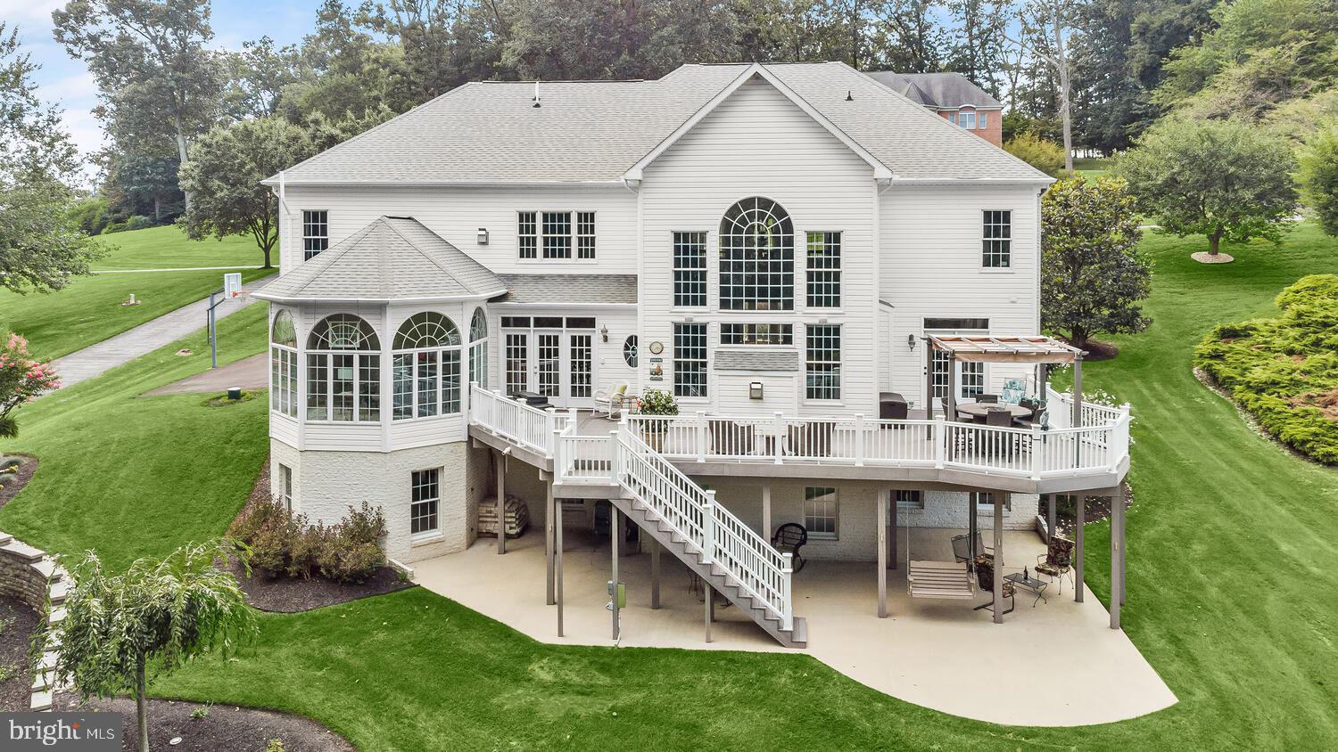 RIVER DOWNS - Residential