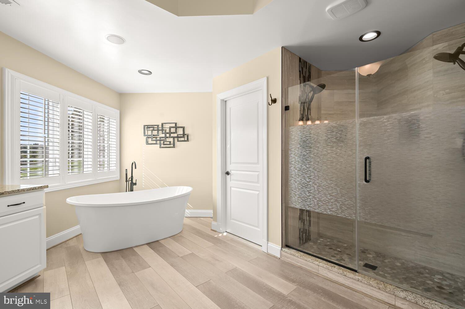 RIVER DOWNS - Residential