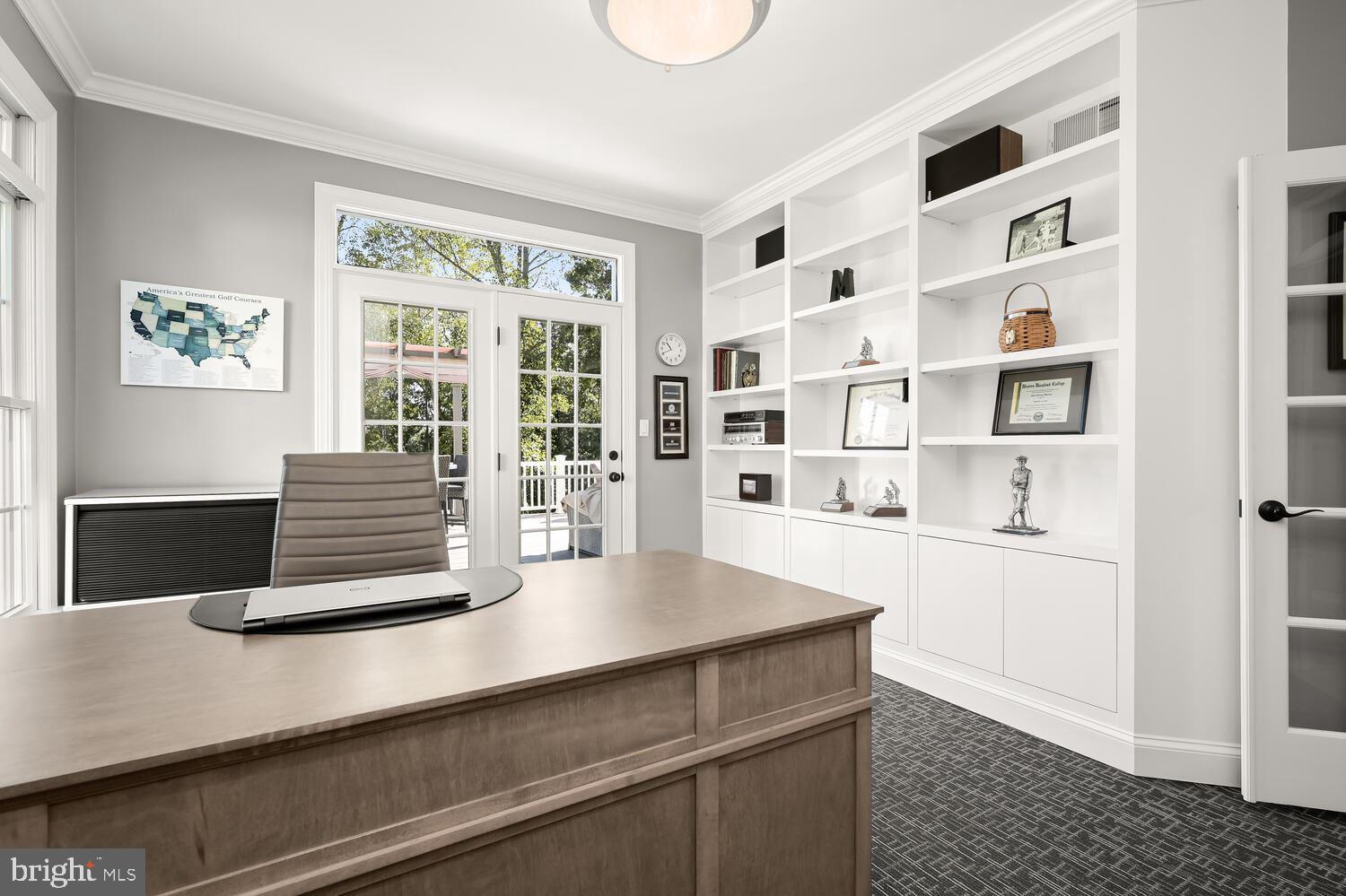 RIVER DOWNS - Residential