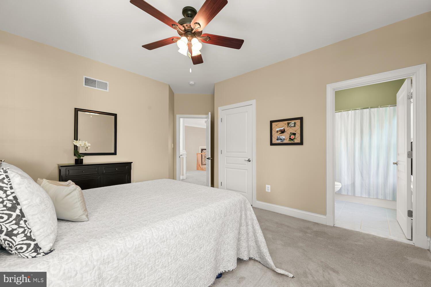 RIVER DOWNS - Residential