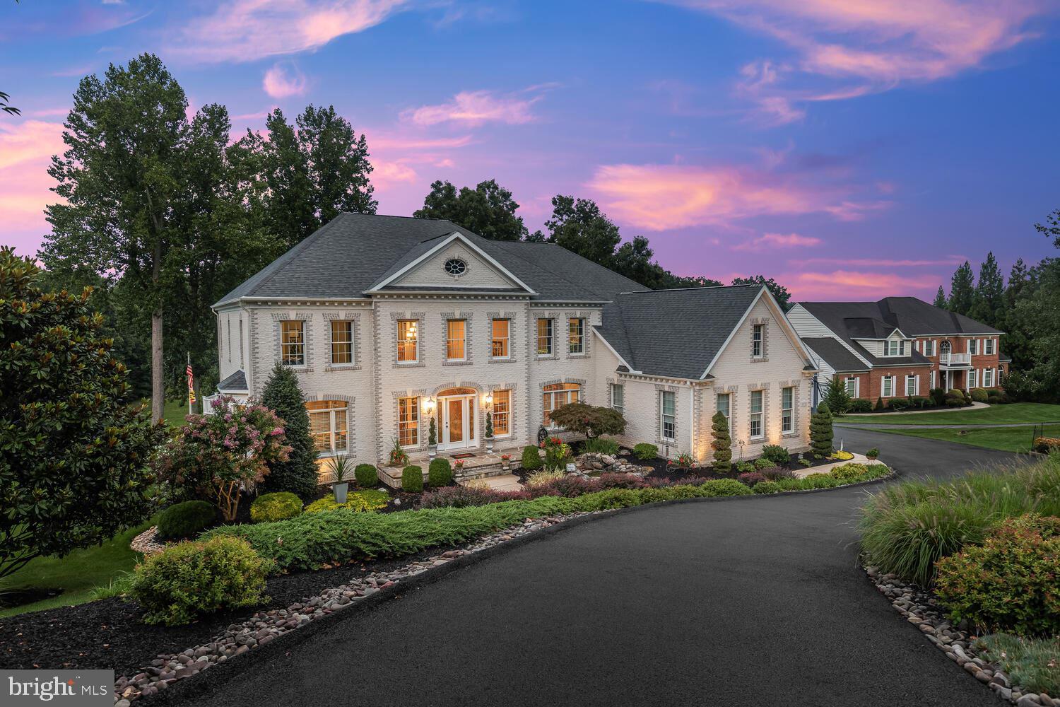 RIVER DOWNS - Residential