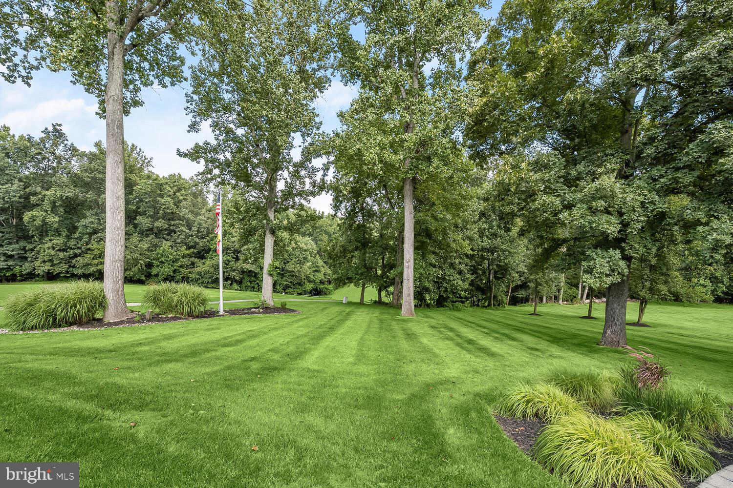 RIVER DOWNS - Residential