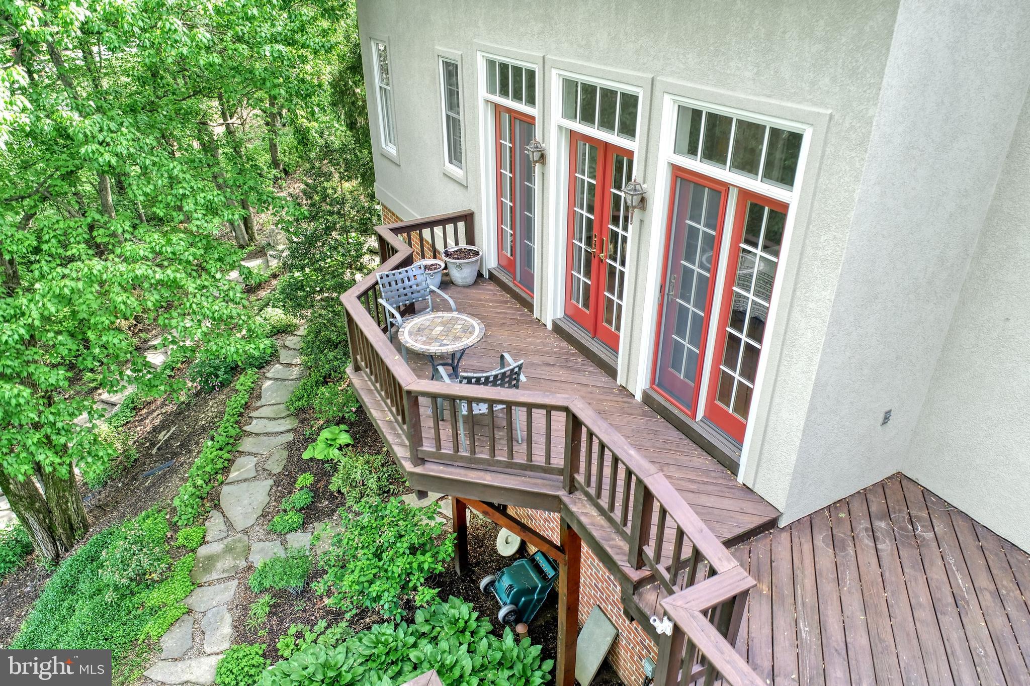 CHARLYN - Residential