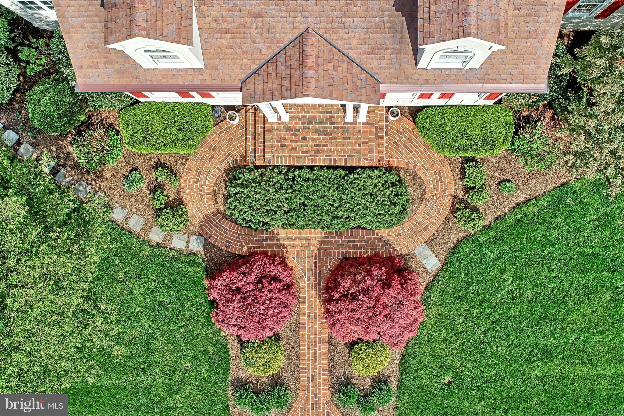 CHARLYN - Residential