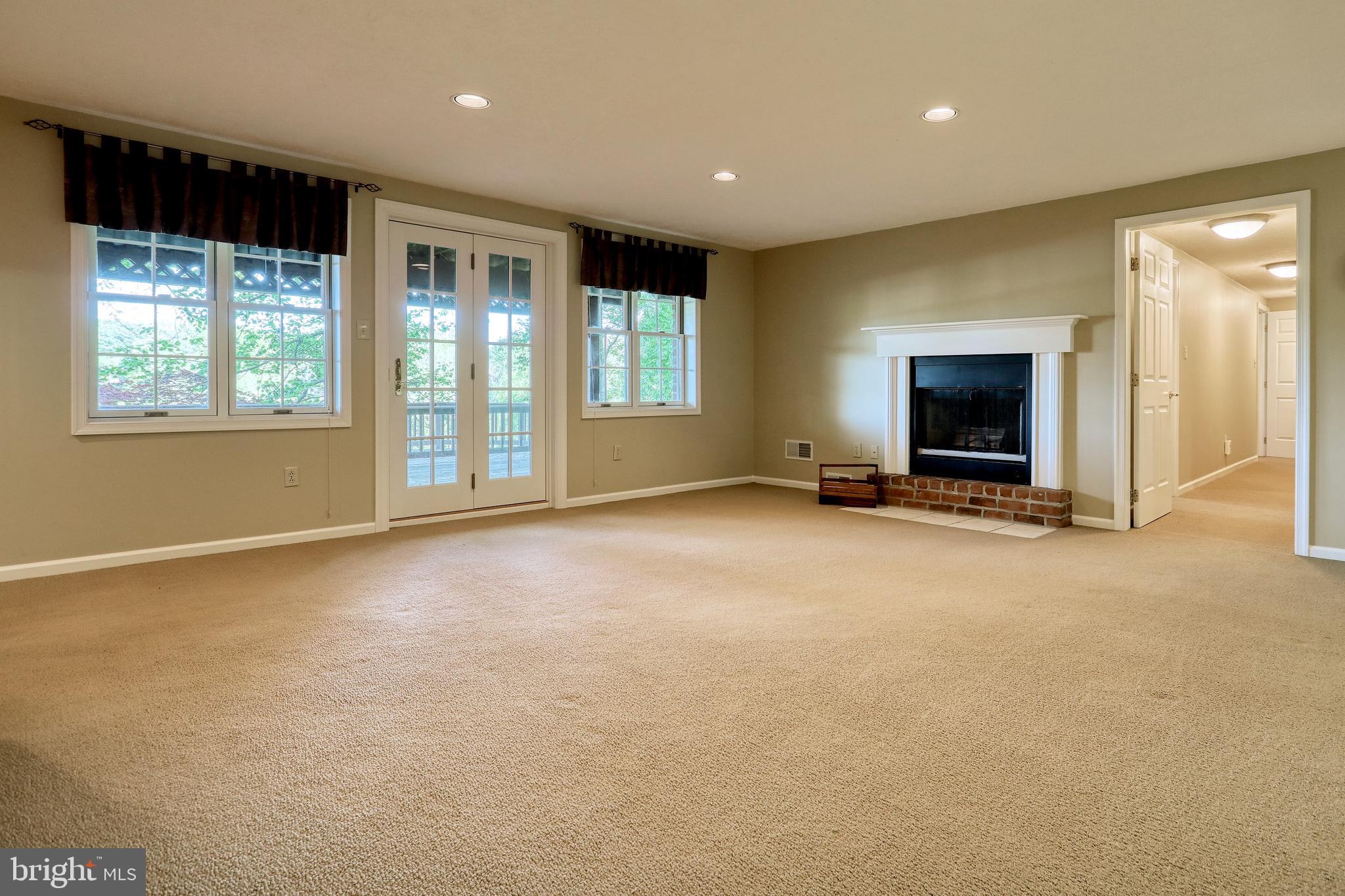 CHARLYN - Residential