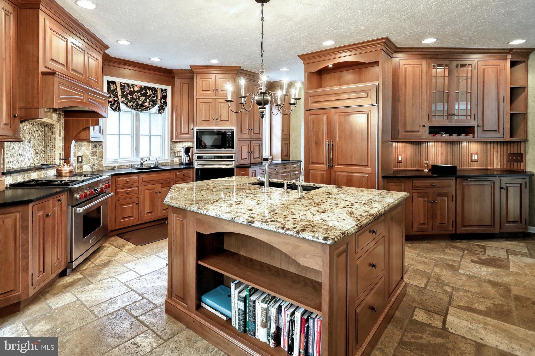 CHARLYN - Residential