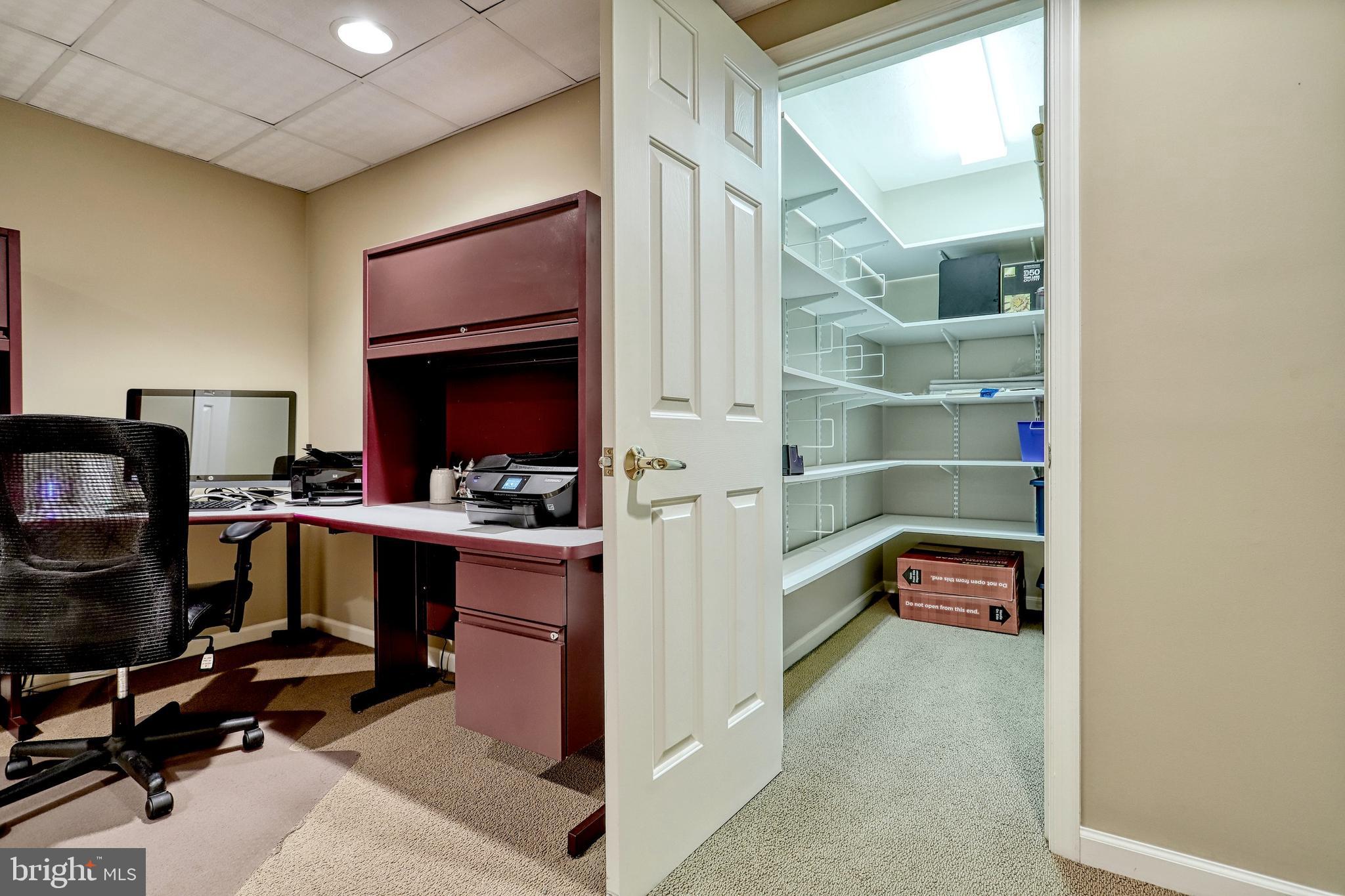 CHARLYN - Residential