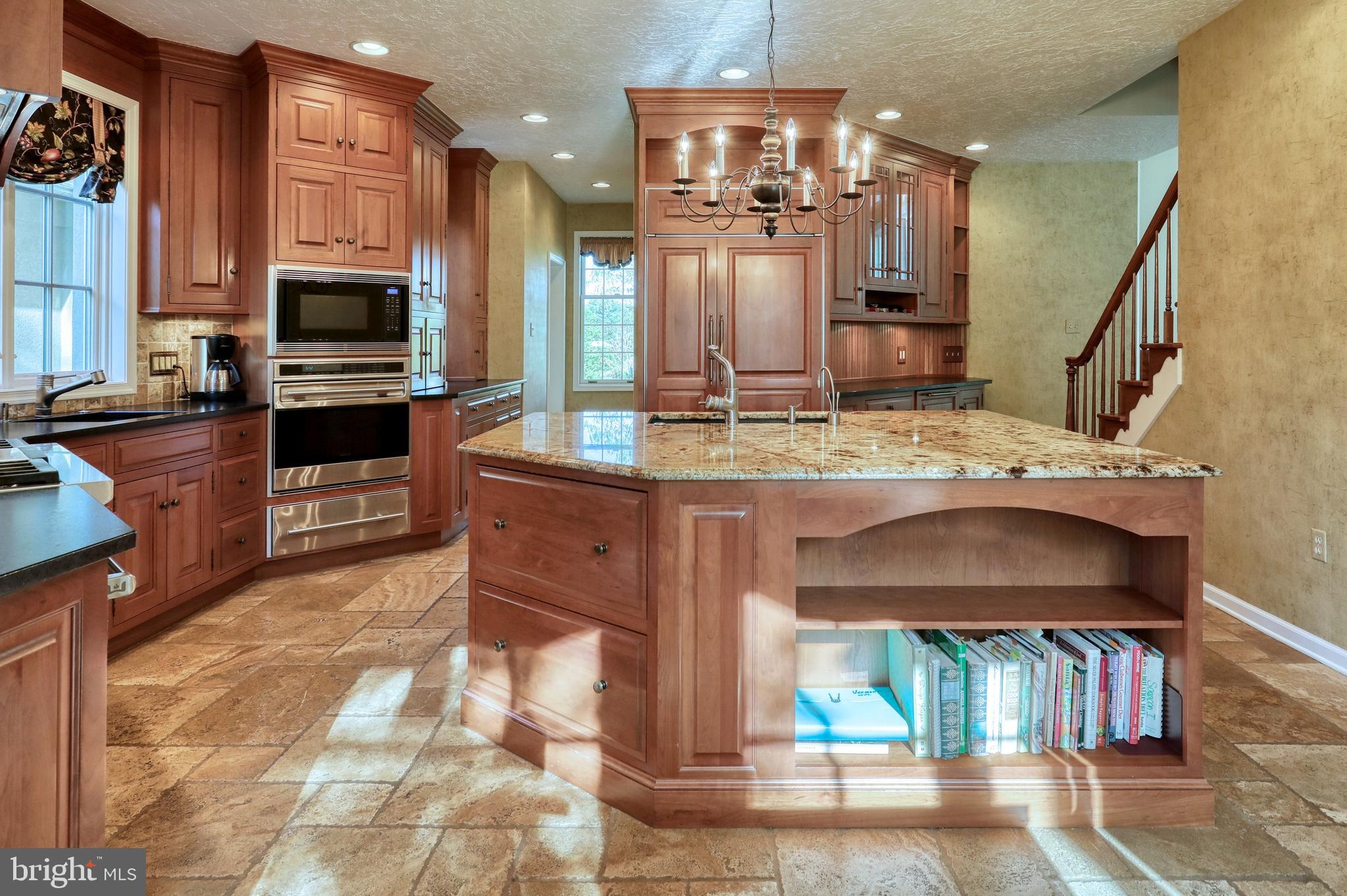 CHARLYN - Residential