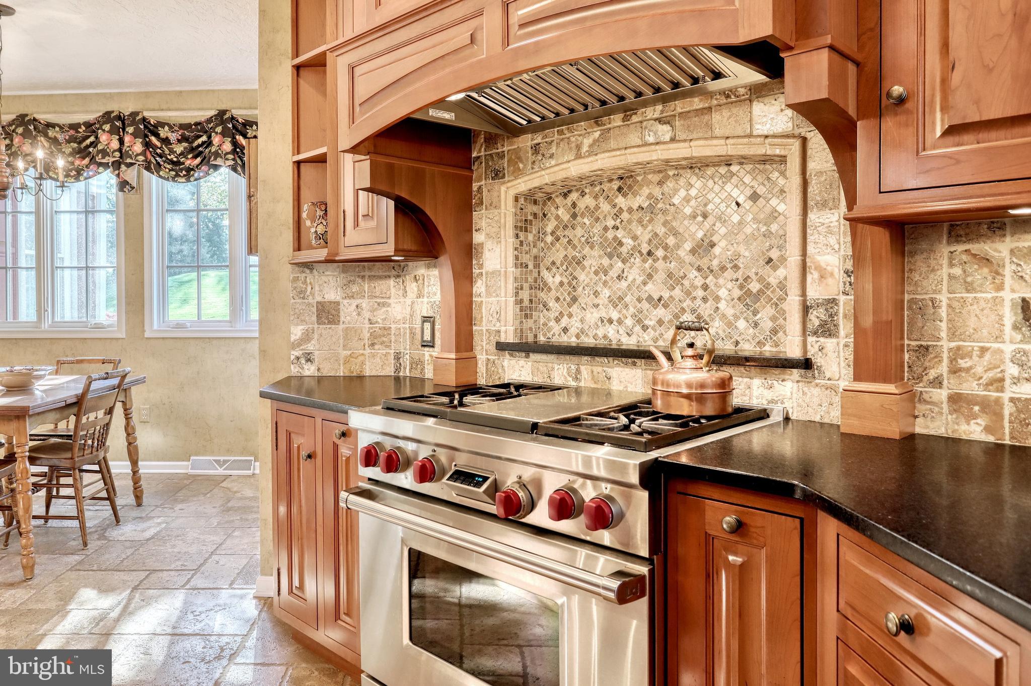 CHARLYN - Residential