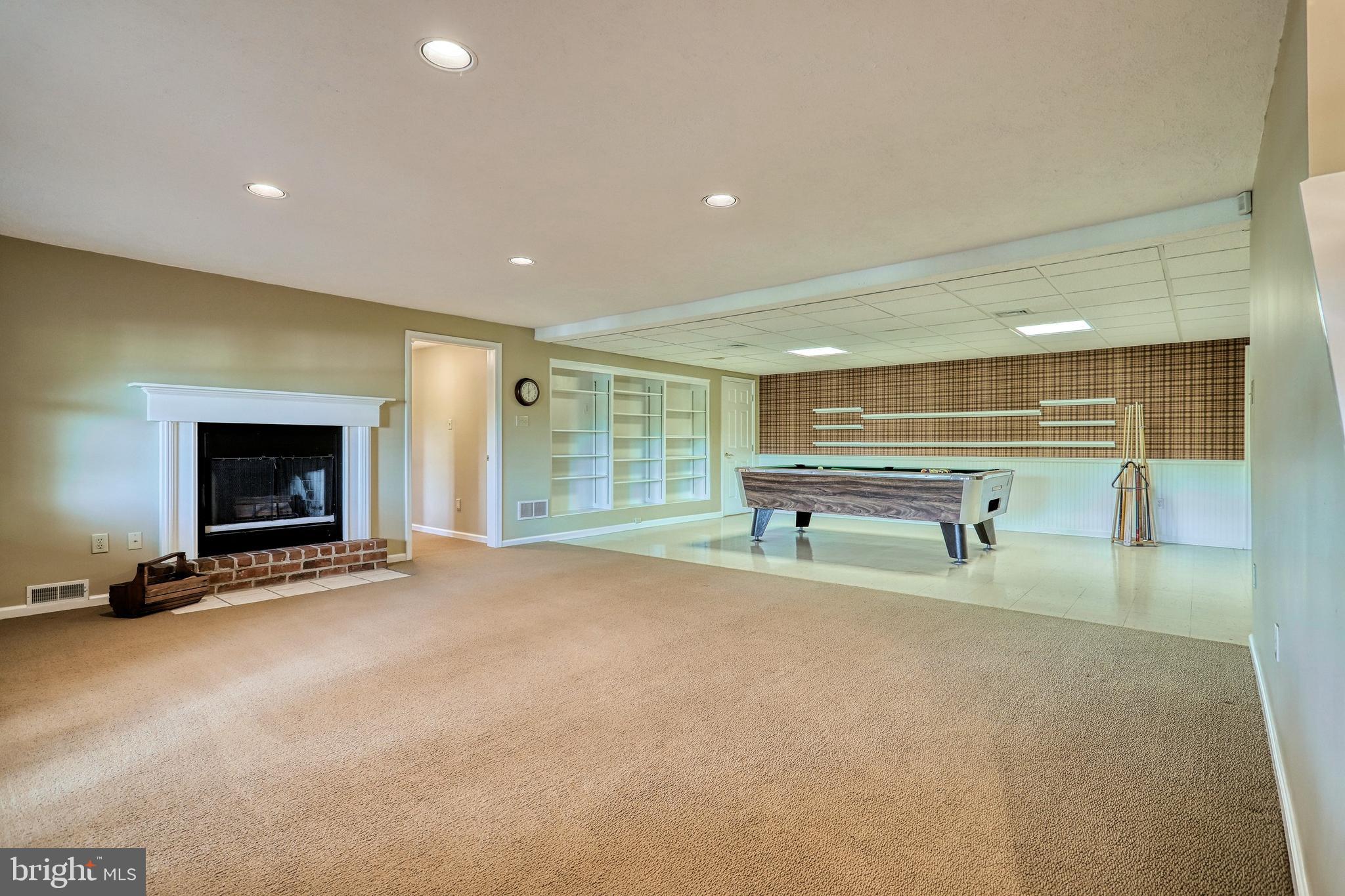 CHARLYN - Residential