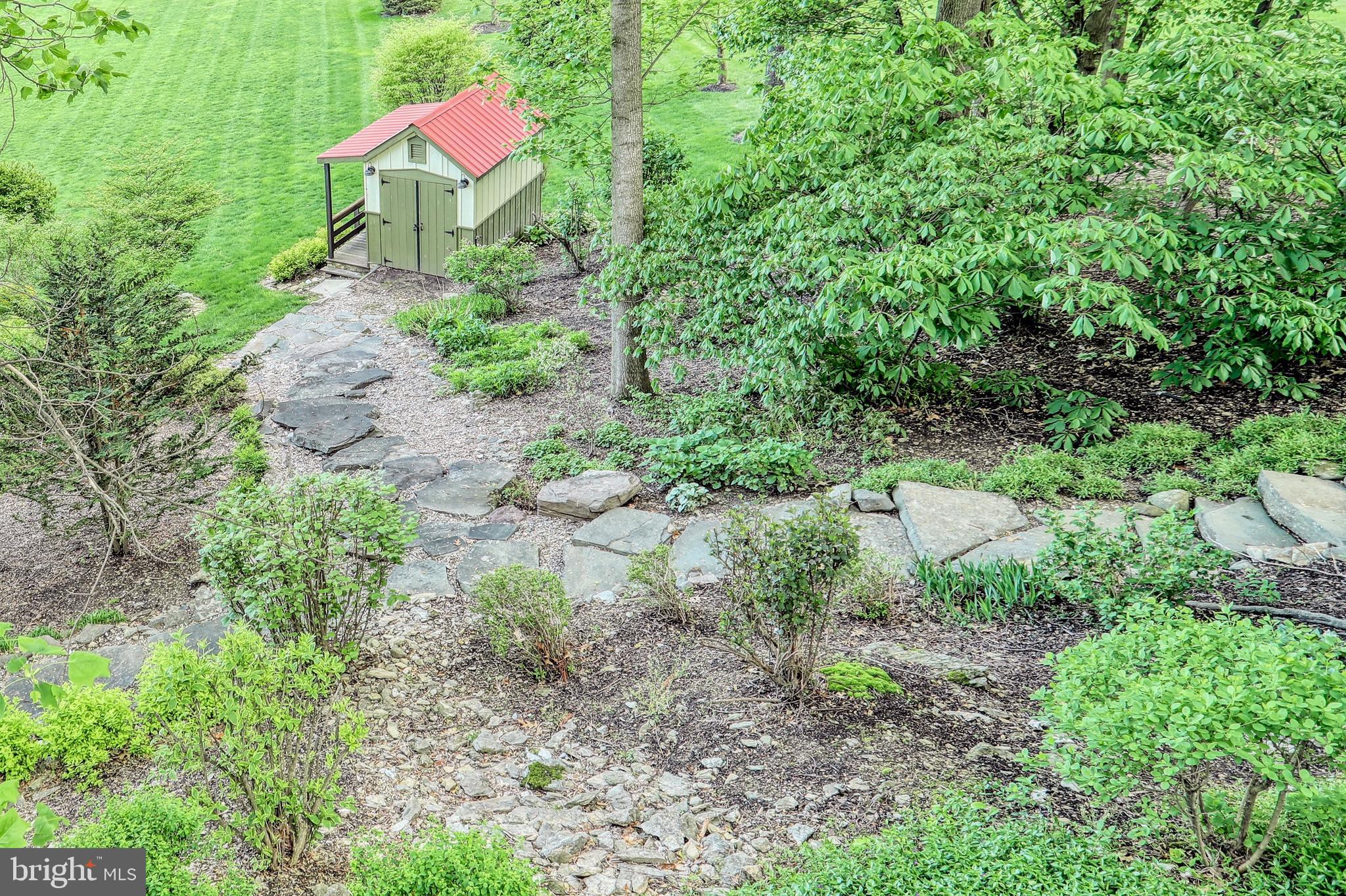 CHARLYN - Residential