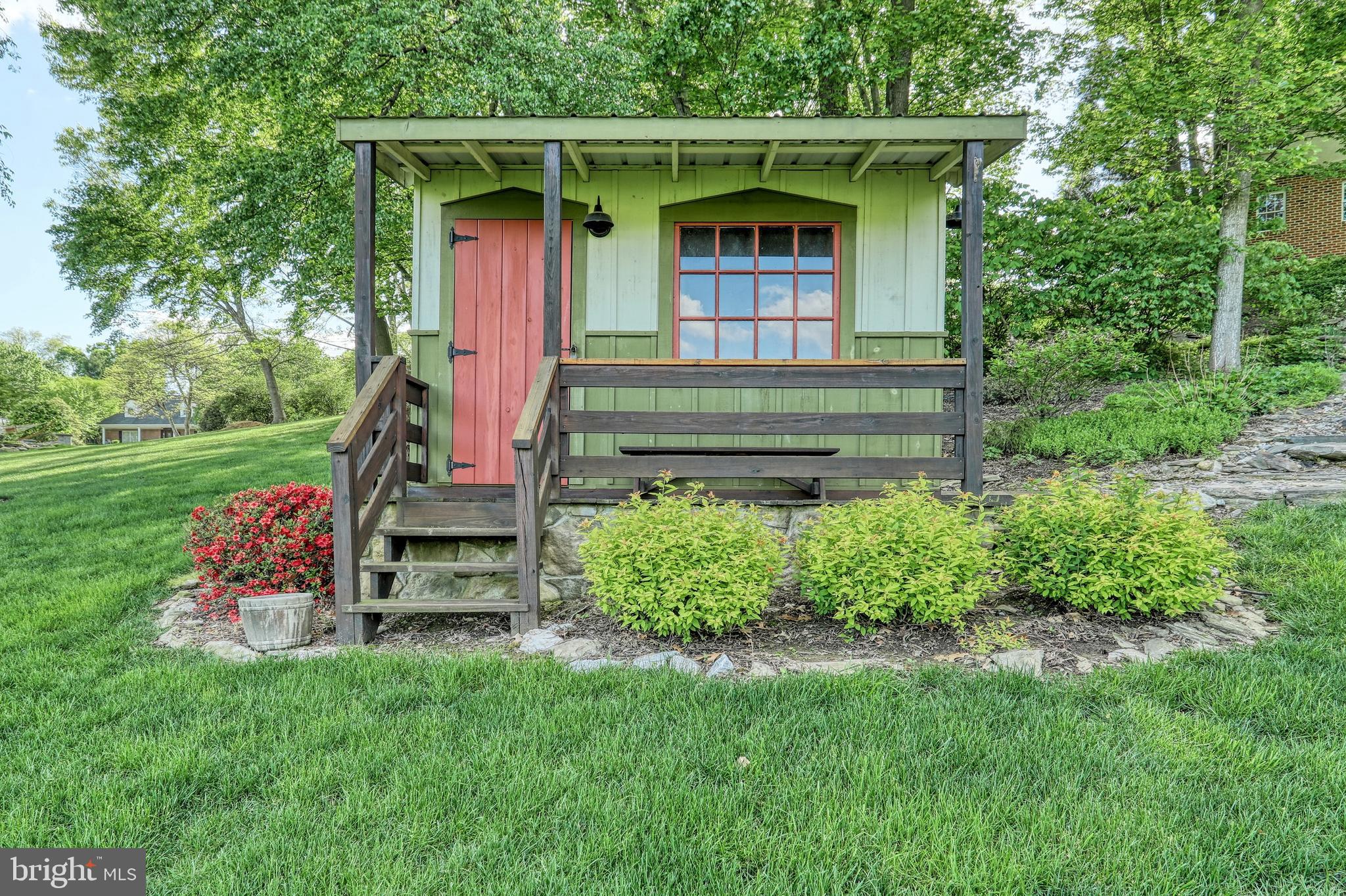 CHARLYN - Residential