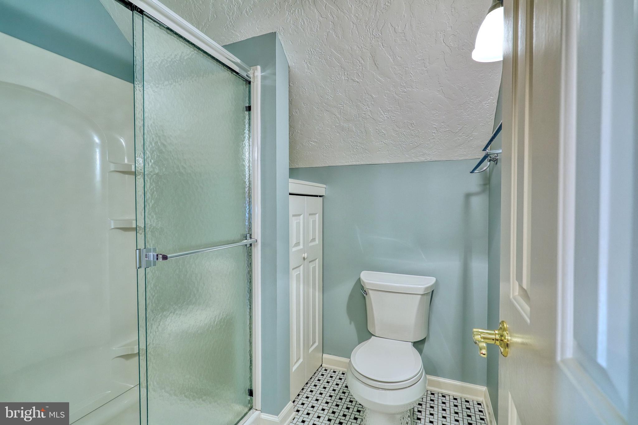 CHARLYN - Residential