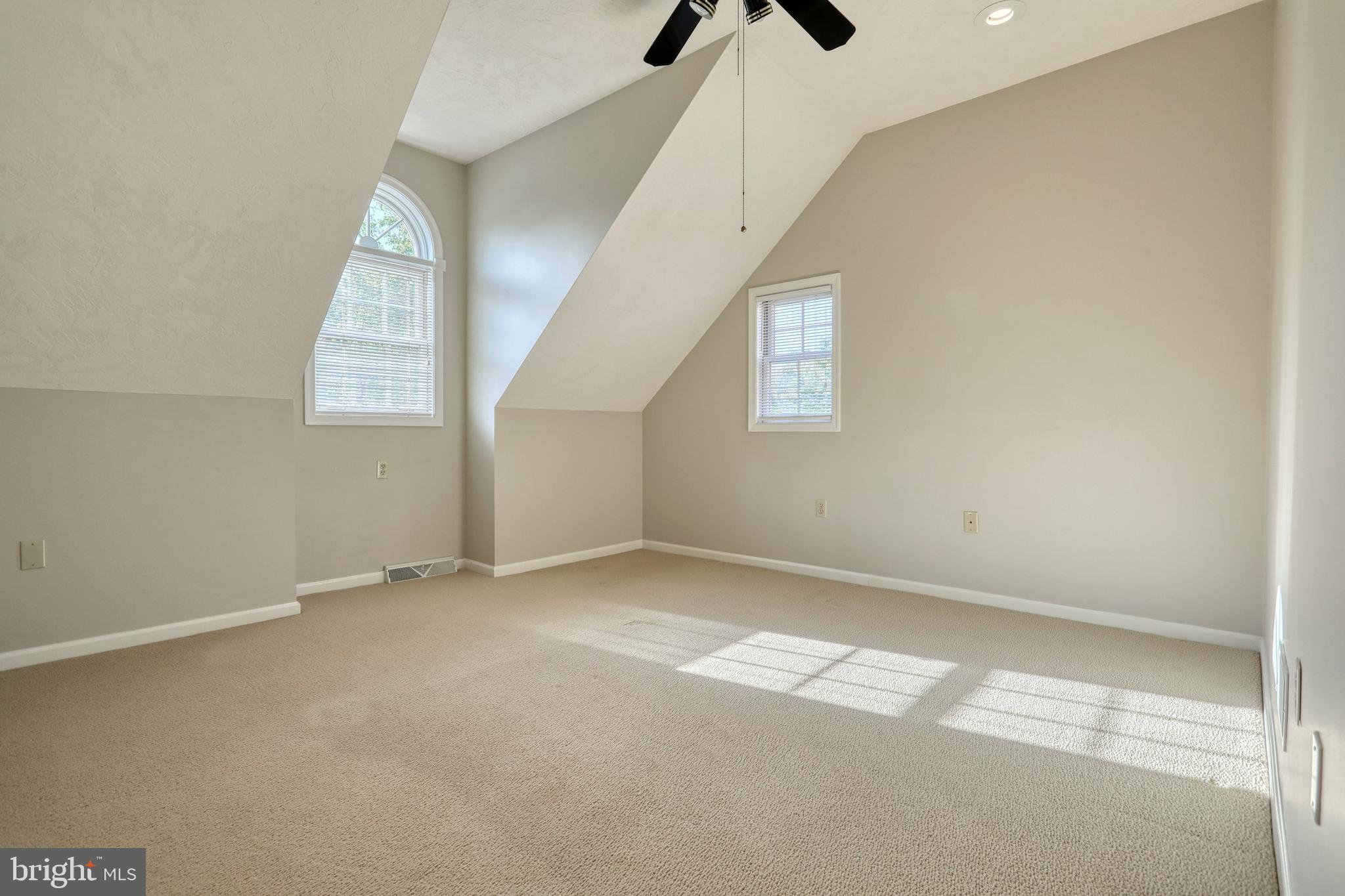 CHARLYN - Residential