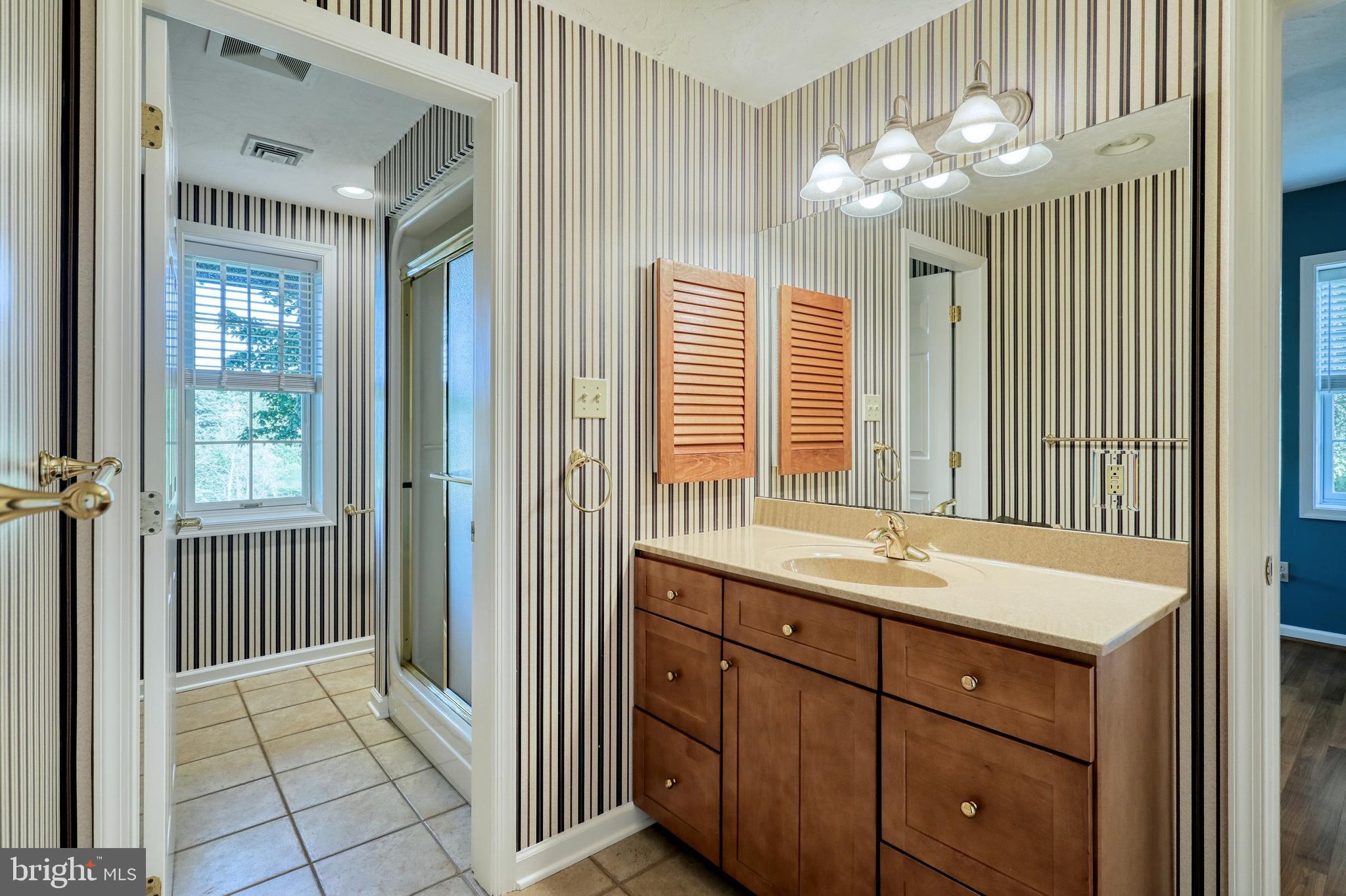 CHARLYN - Residential