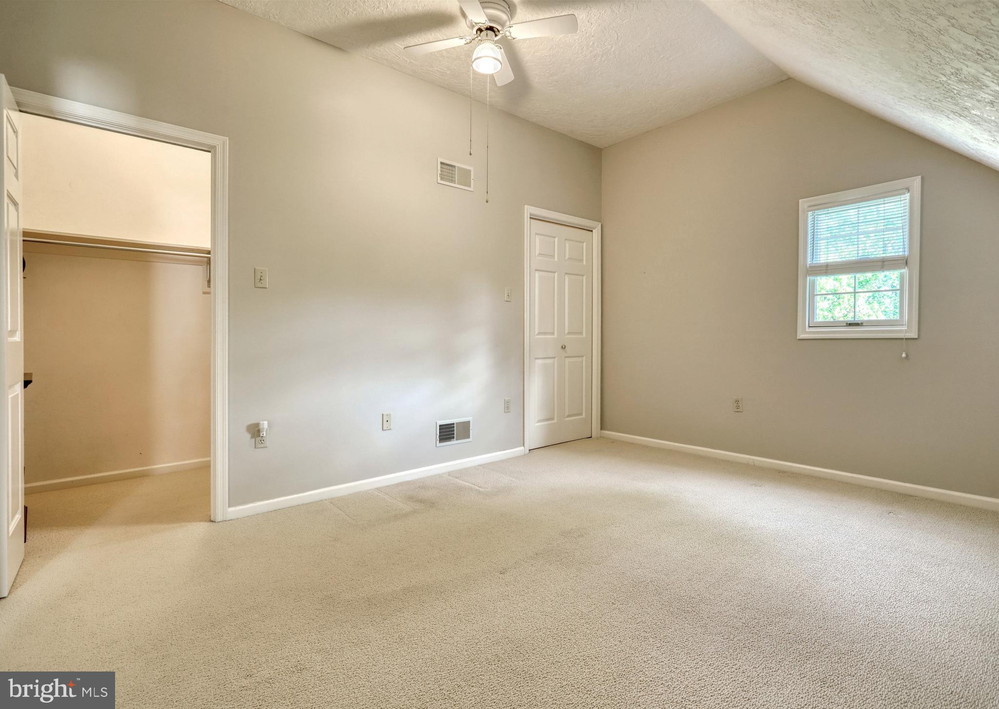 CHARLYN - Residential