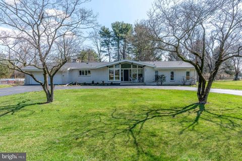 Homes For Sale - 35 Country Club Road<br/> CARLISLE, PA 17015