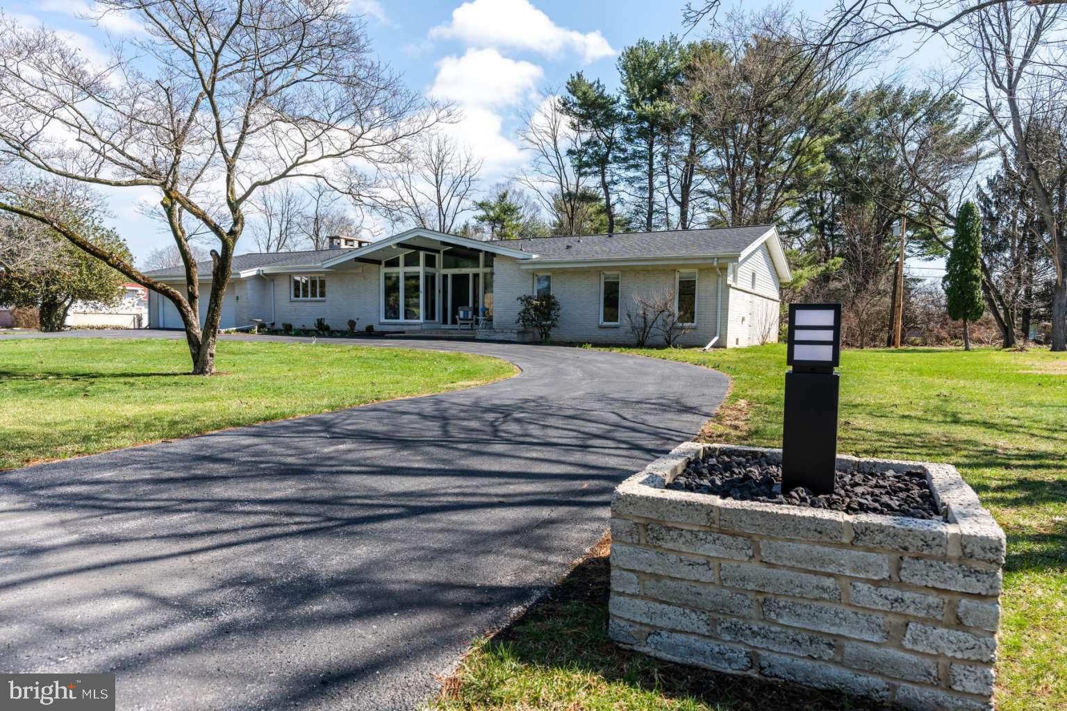 35 COUNTRY CLUB ROAD