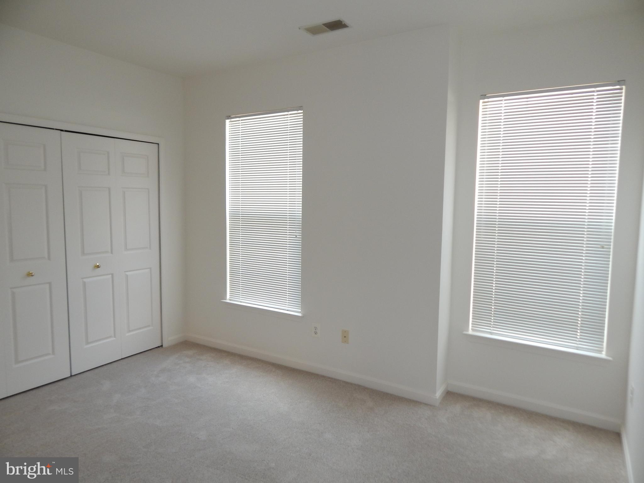 HOLLINGTON - Residential